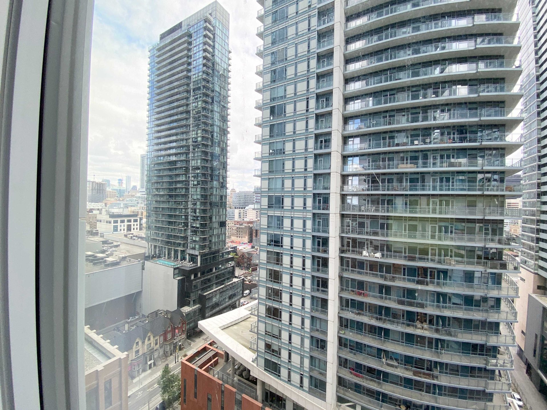 8 Widmer St Unit: 3005