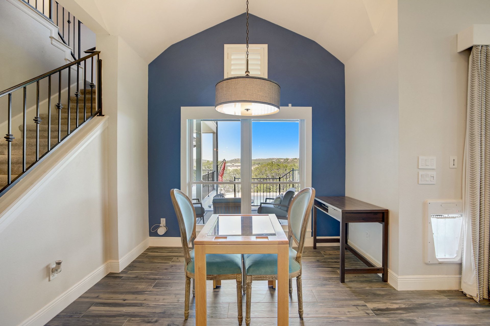 Hill Country Paradise: Luxurious 4/3 Home with Heated Pool/Spa and Spectacular Sunset Views in River Place!