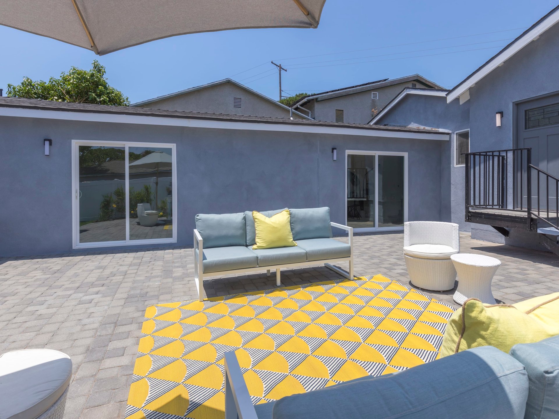 410 Manitoba St