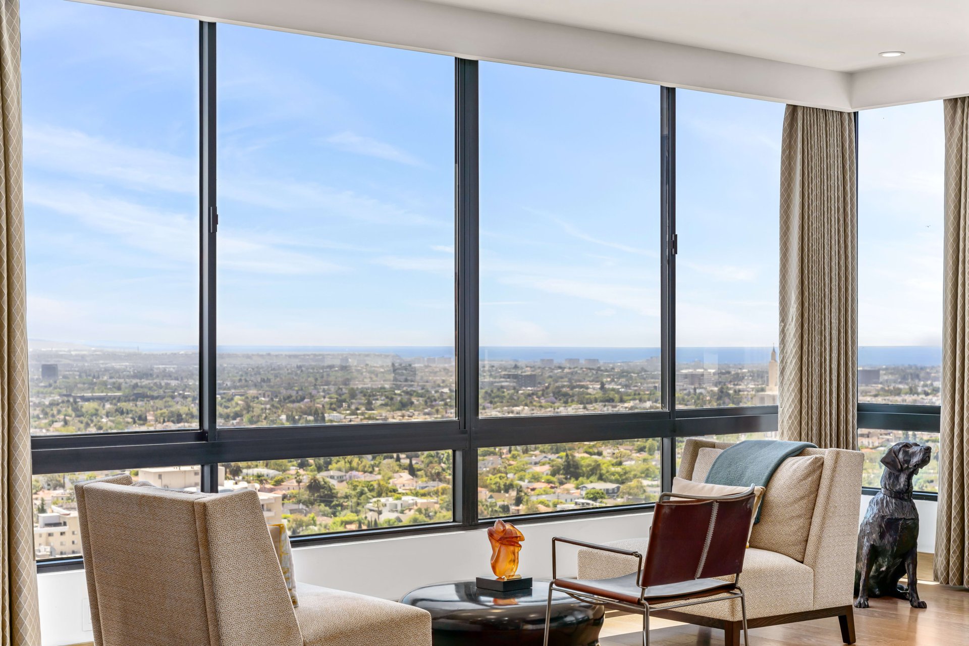 The Diplomat #1804, Wilshire Corridor