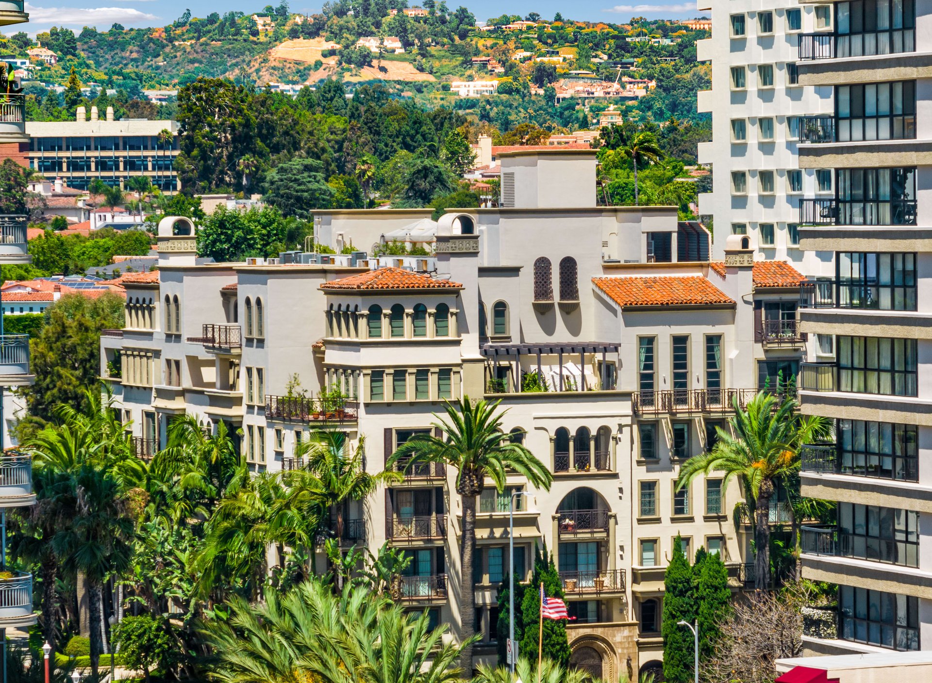 The Venezia #405, Wilshire Corridor