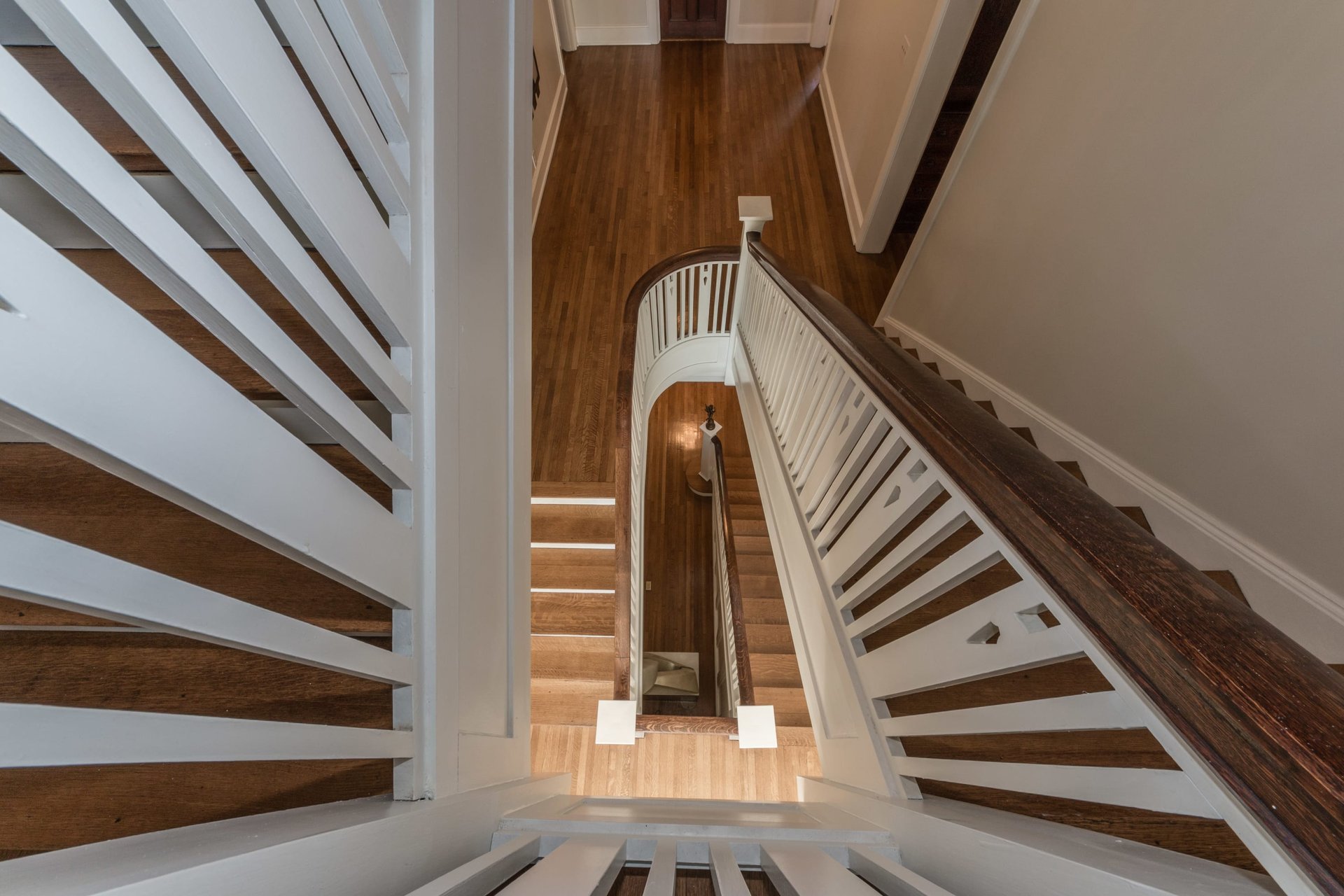 A CWE Historic Home on Cobblestone Pershing Place