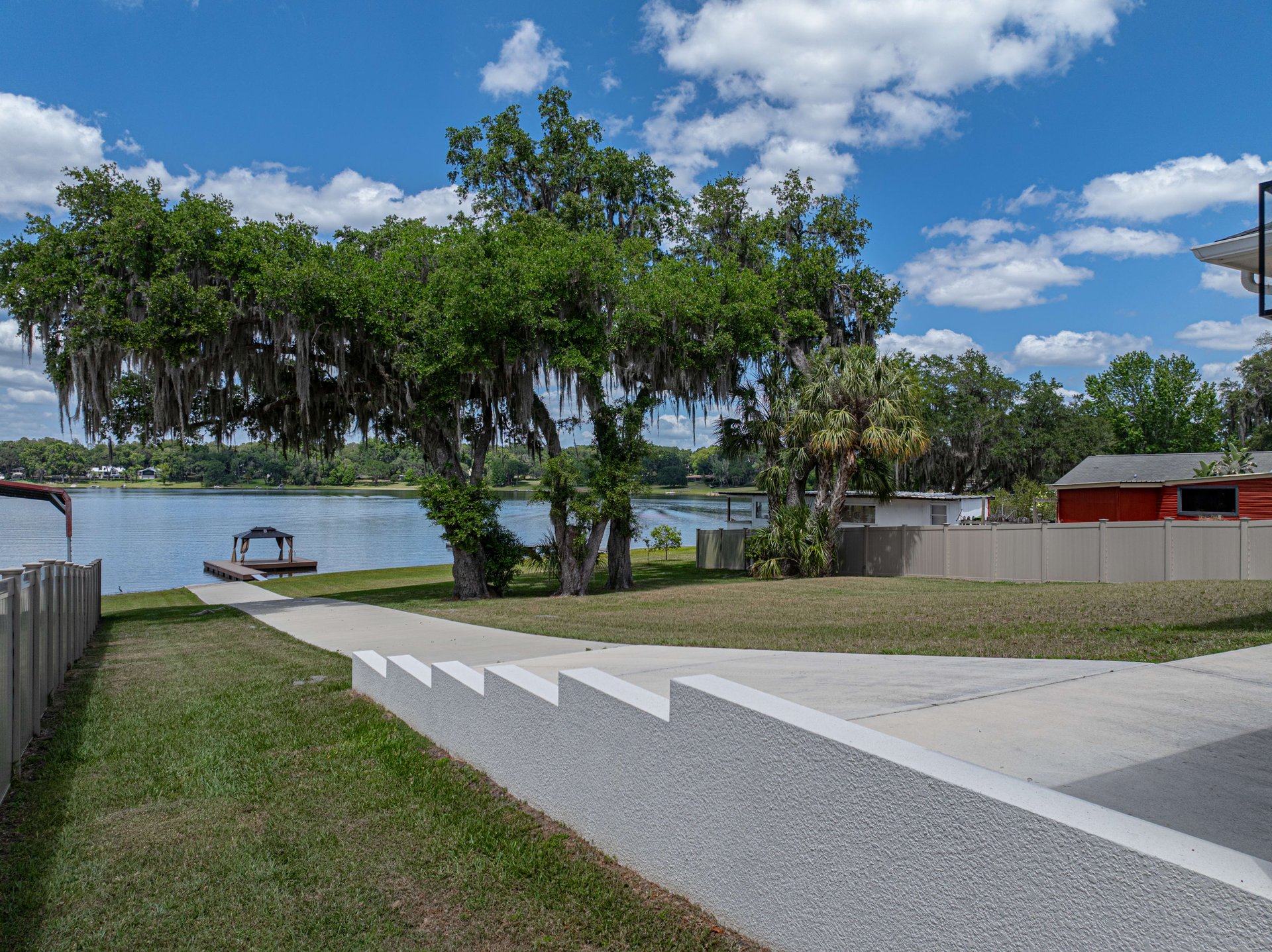 15840 LAKE IOLA RD