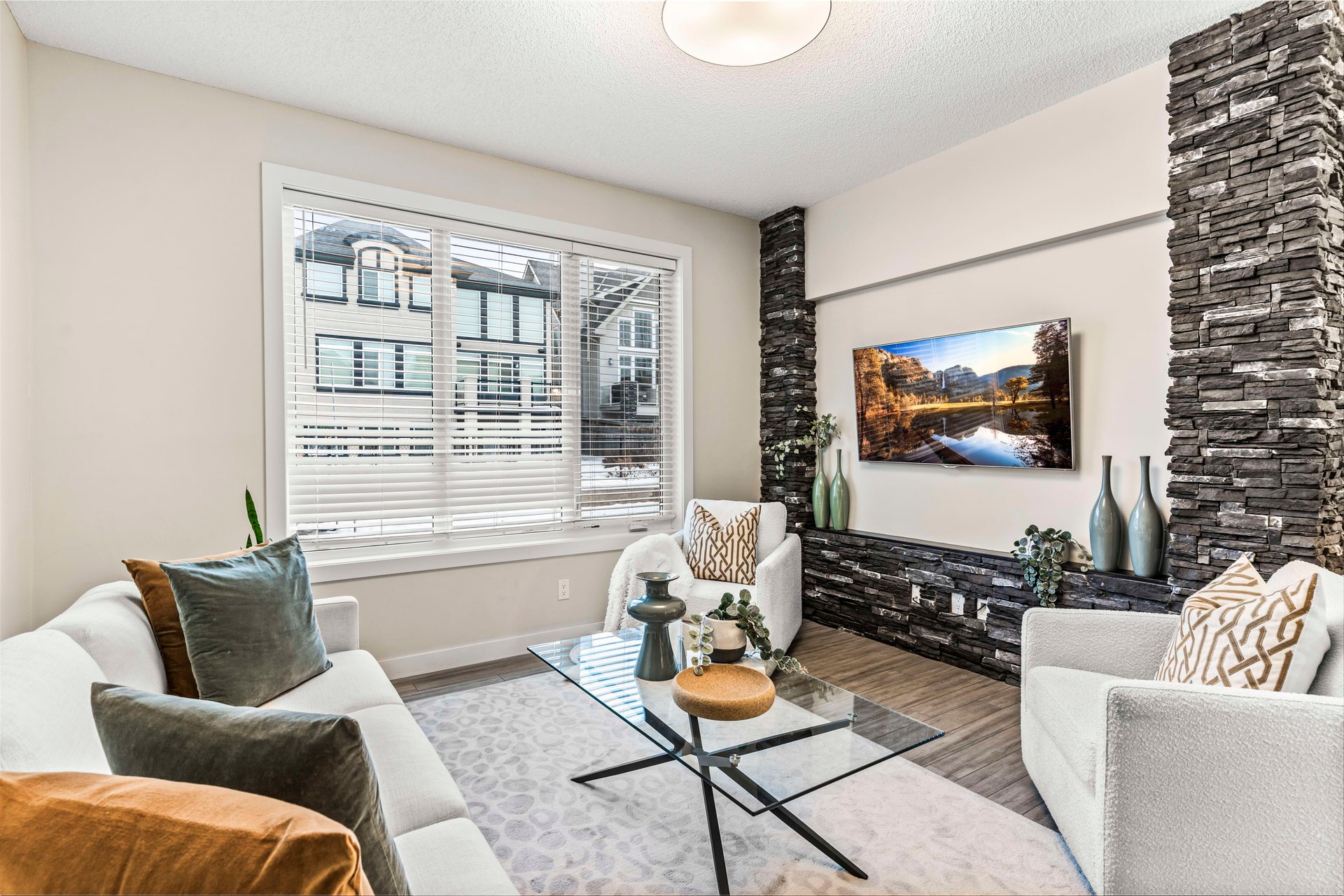 208 Mahogany Bay SE