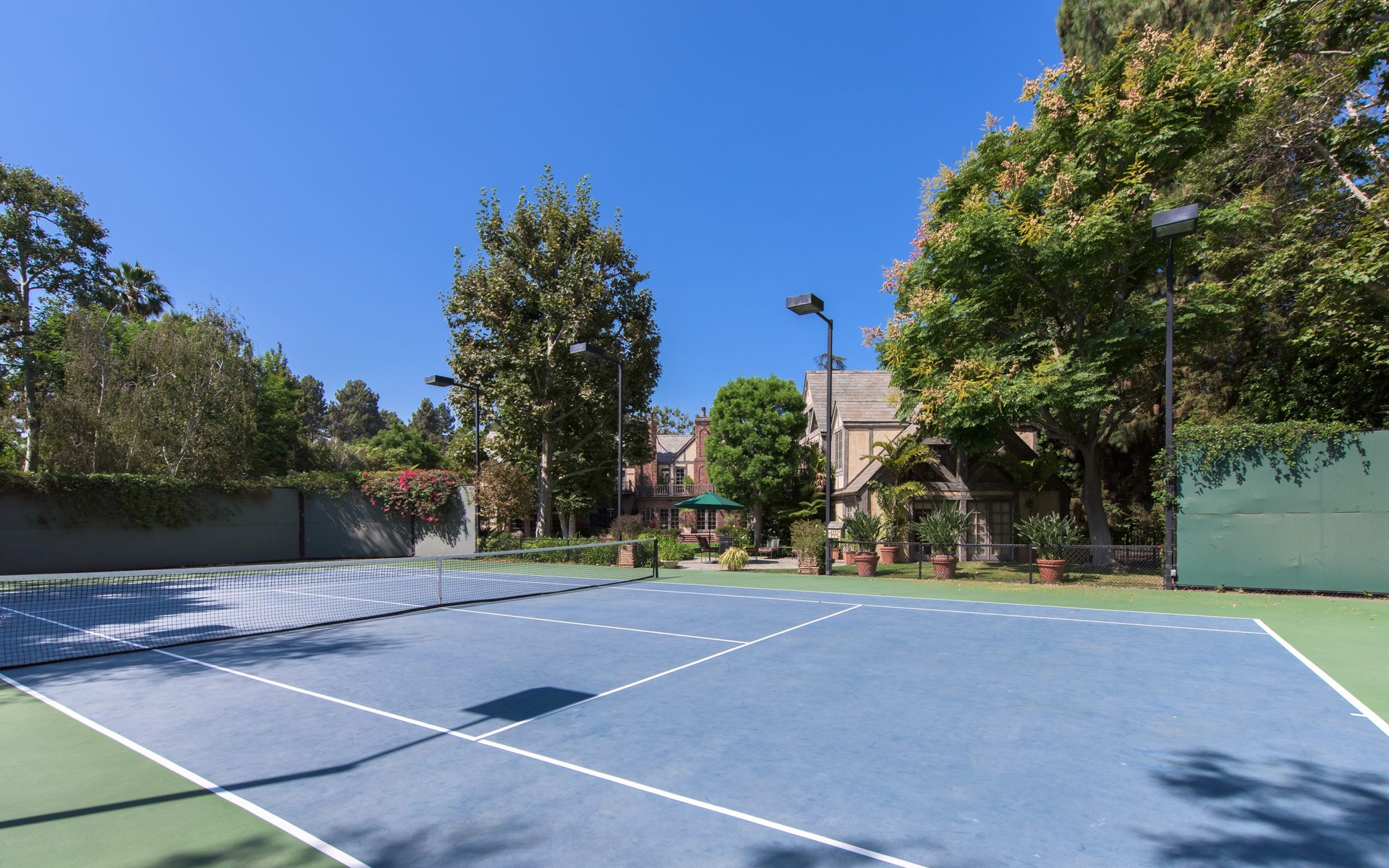 1005 Woodland Drive