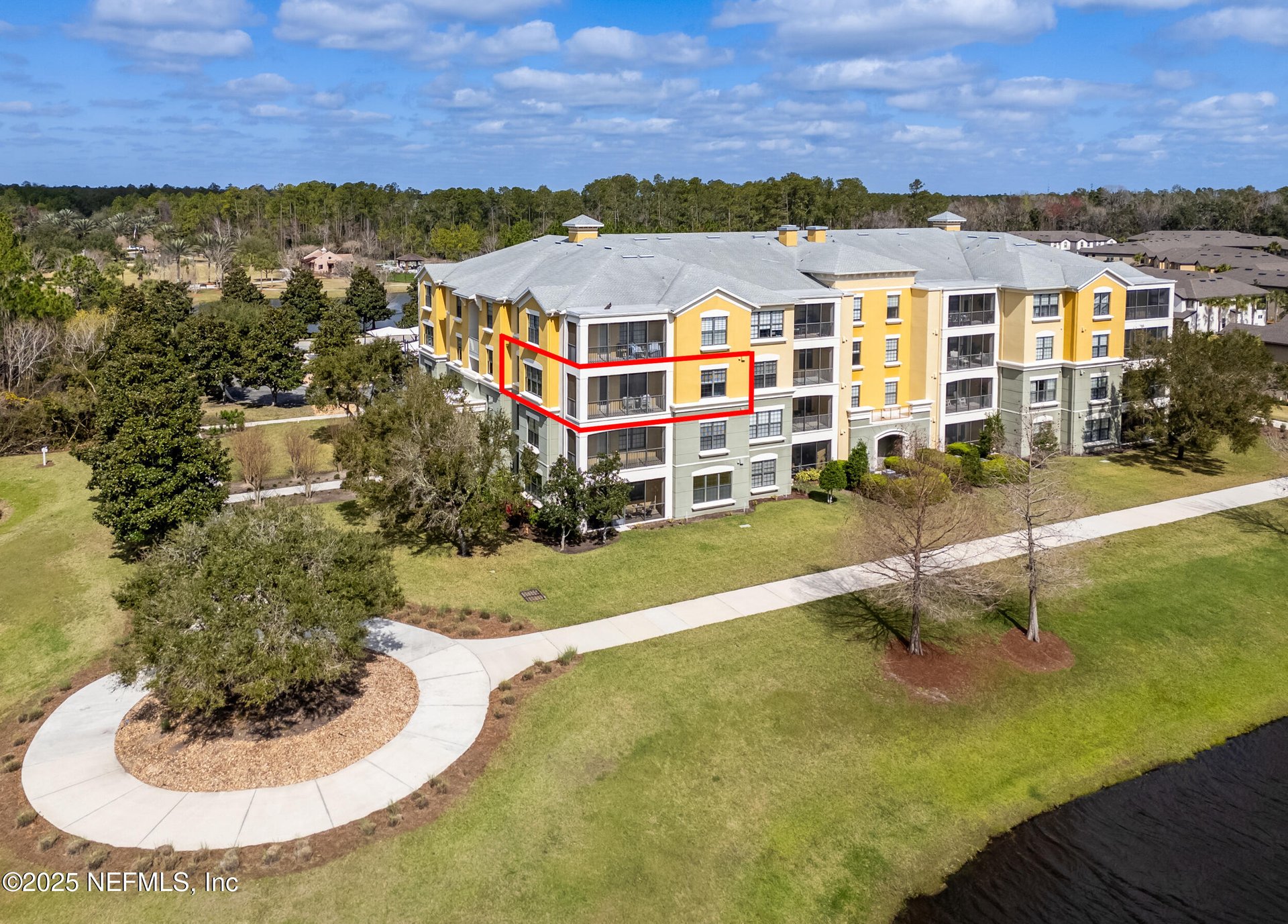 192 ORCHARD PASS Avenue 536- CORNER UNIT