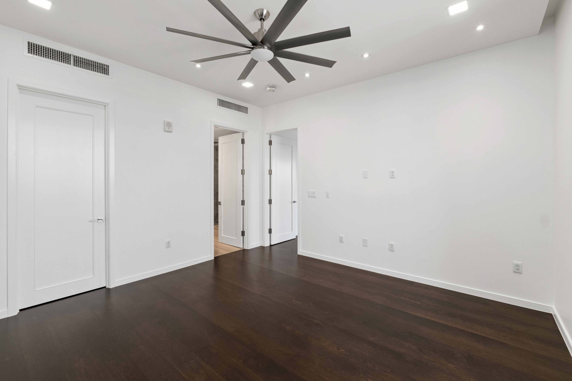 200 Congress Ave #37A