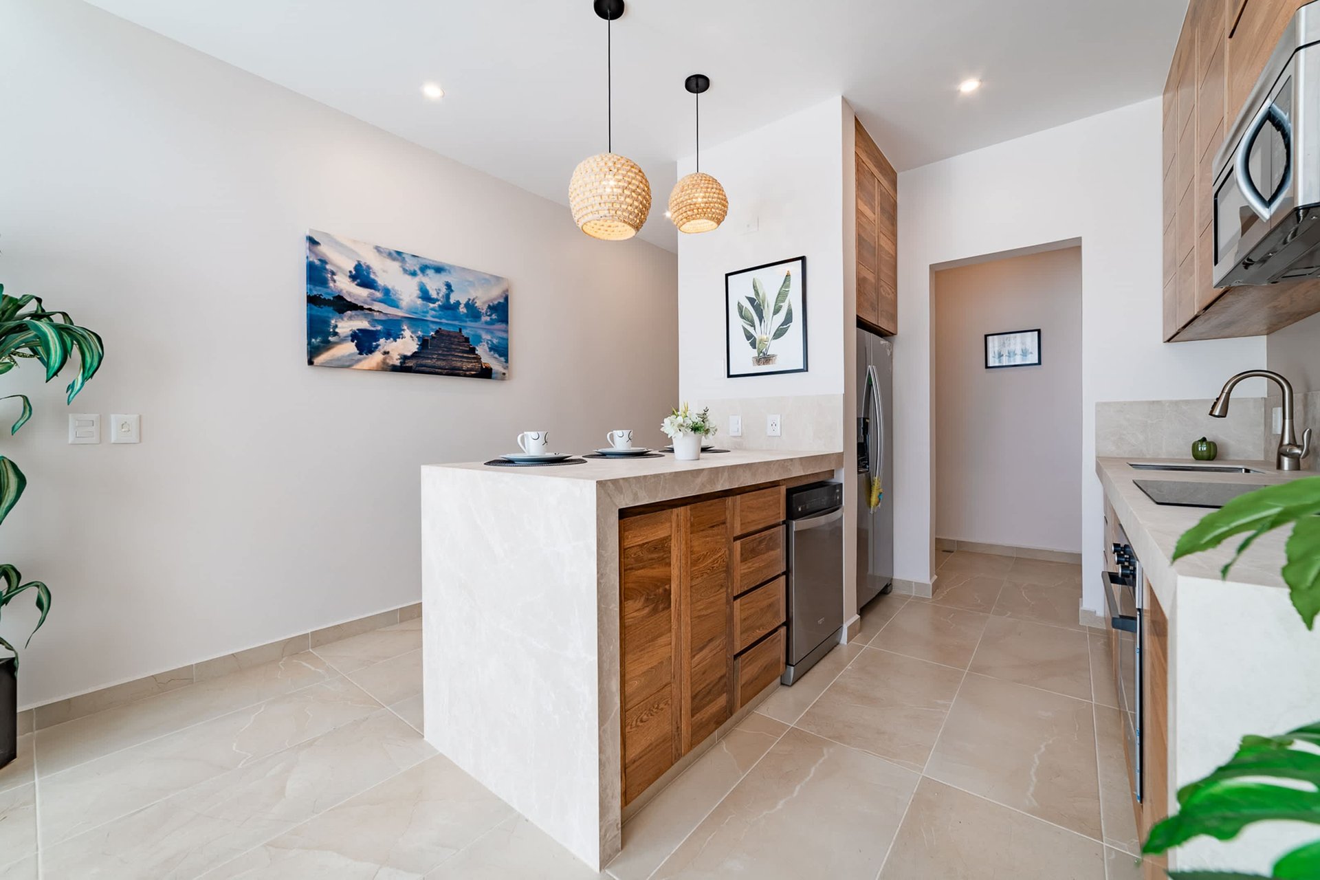 1 bedroom & 1 studio, Condo, Costta Plaza & Condos