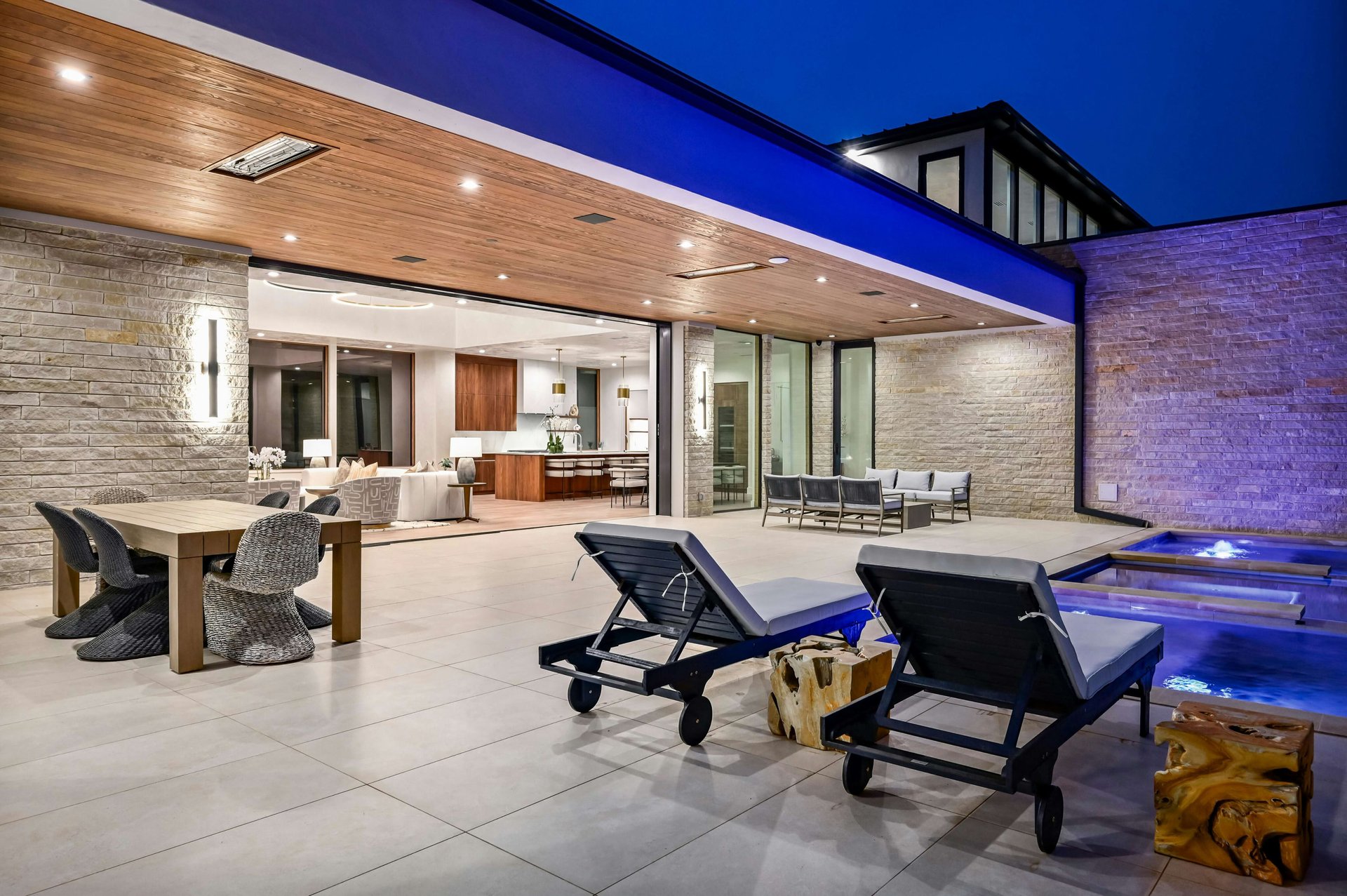 2 Valbella Drive