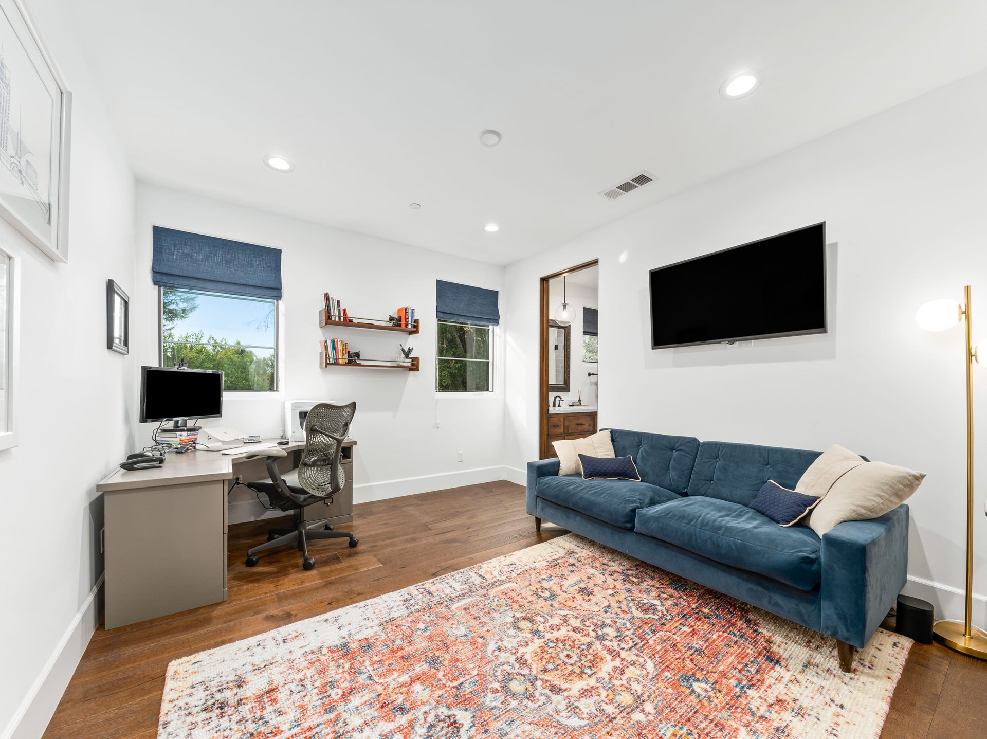 13031 Bloomfield St, Studio City
