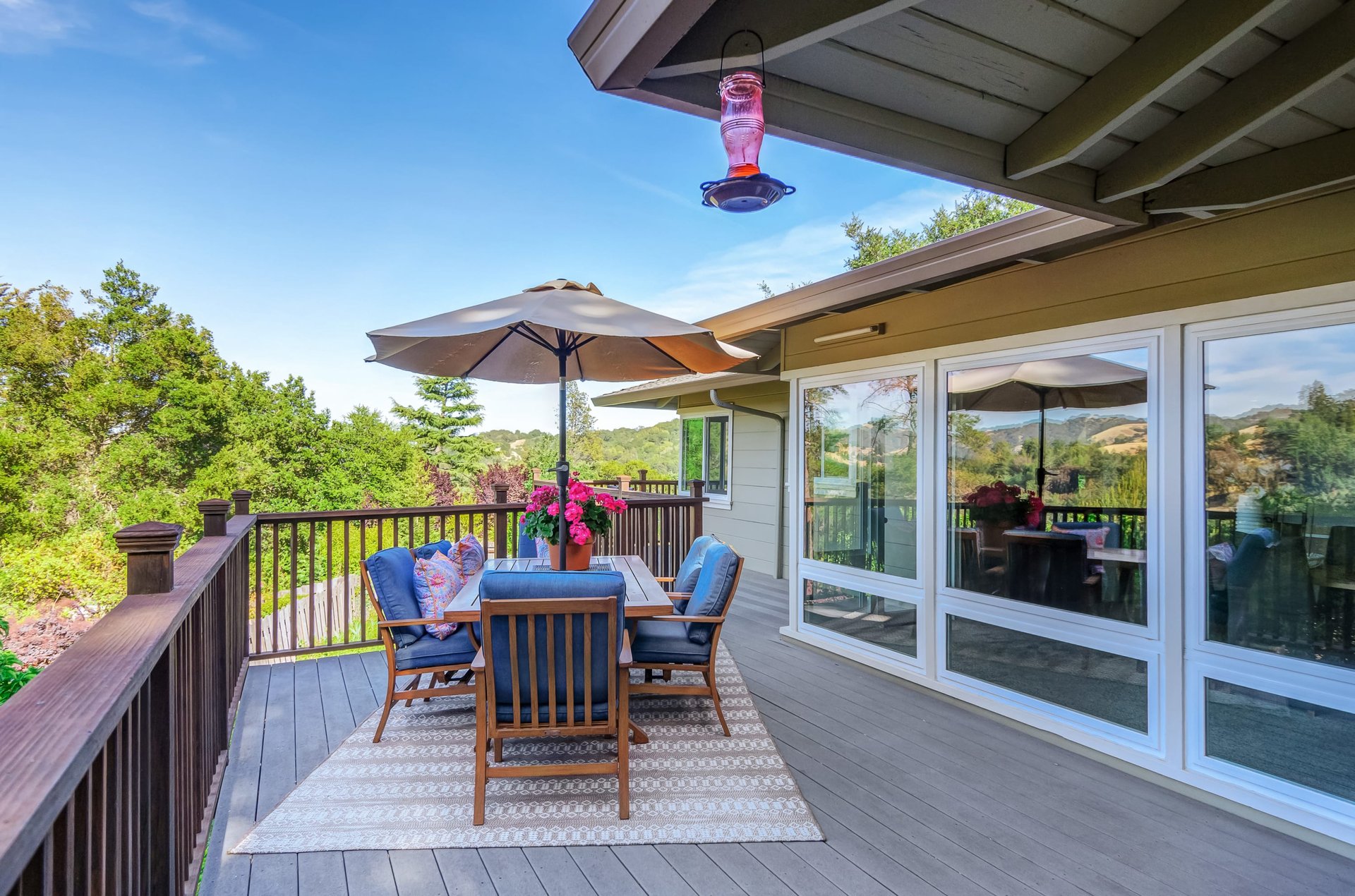 33 Crest Rd