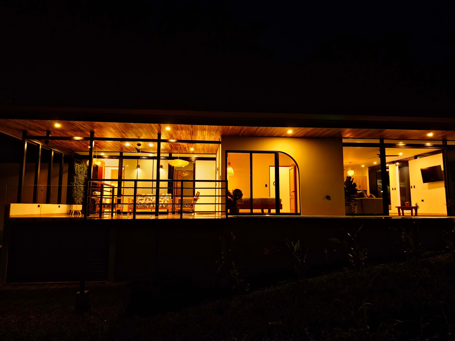 Jungle, Ocean, and exclusive elements to live in the tropics at Casa Elementum