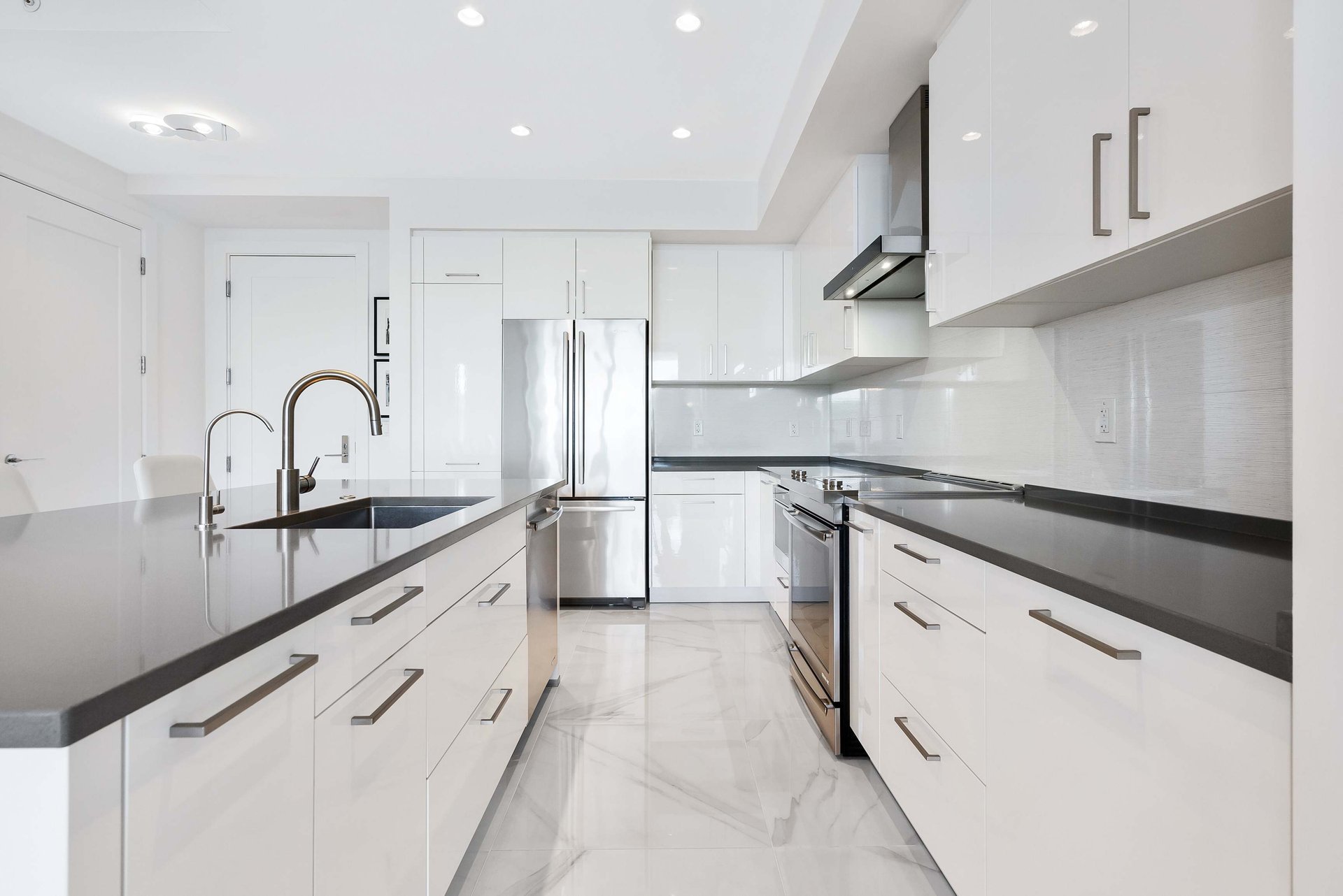 111 S PINEAPPLE AVE #605