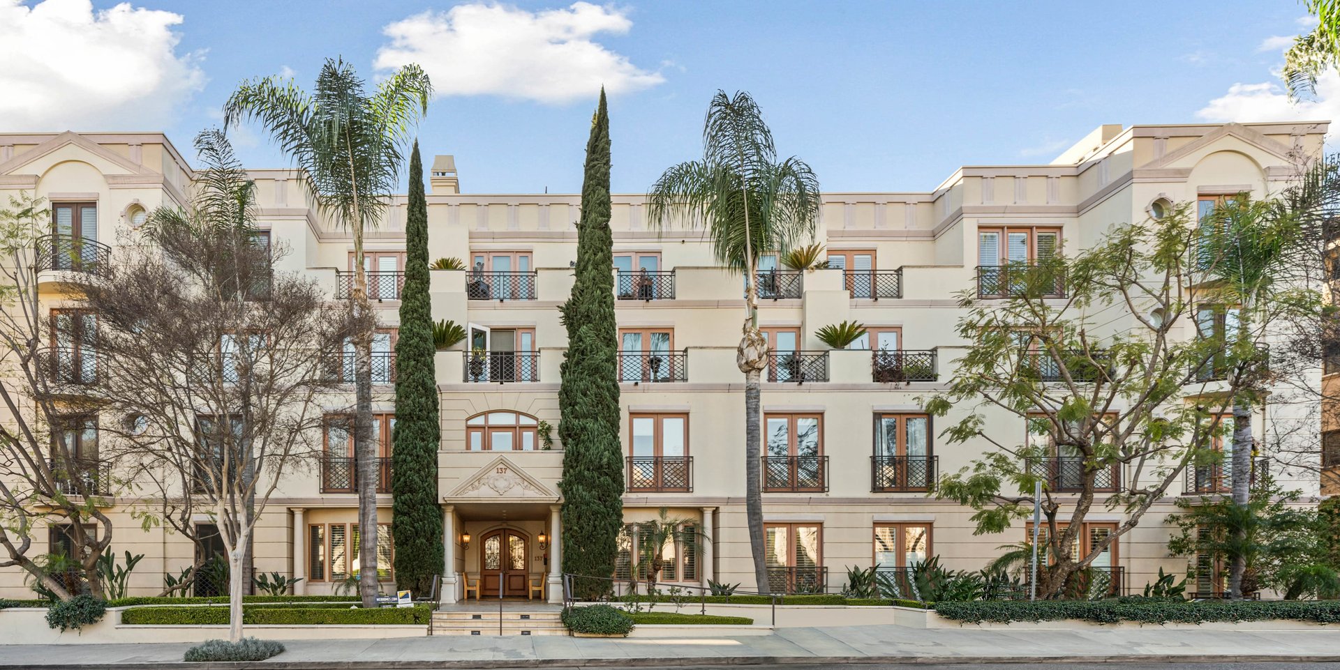 137 S Spalding Dr #104, Beverly Hills
