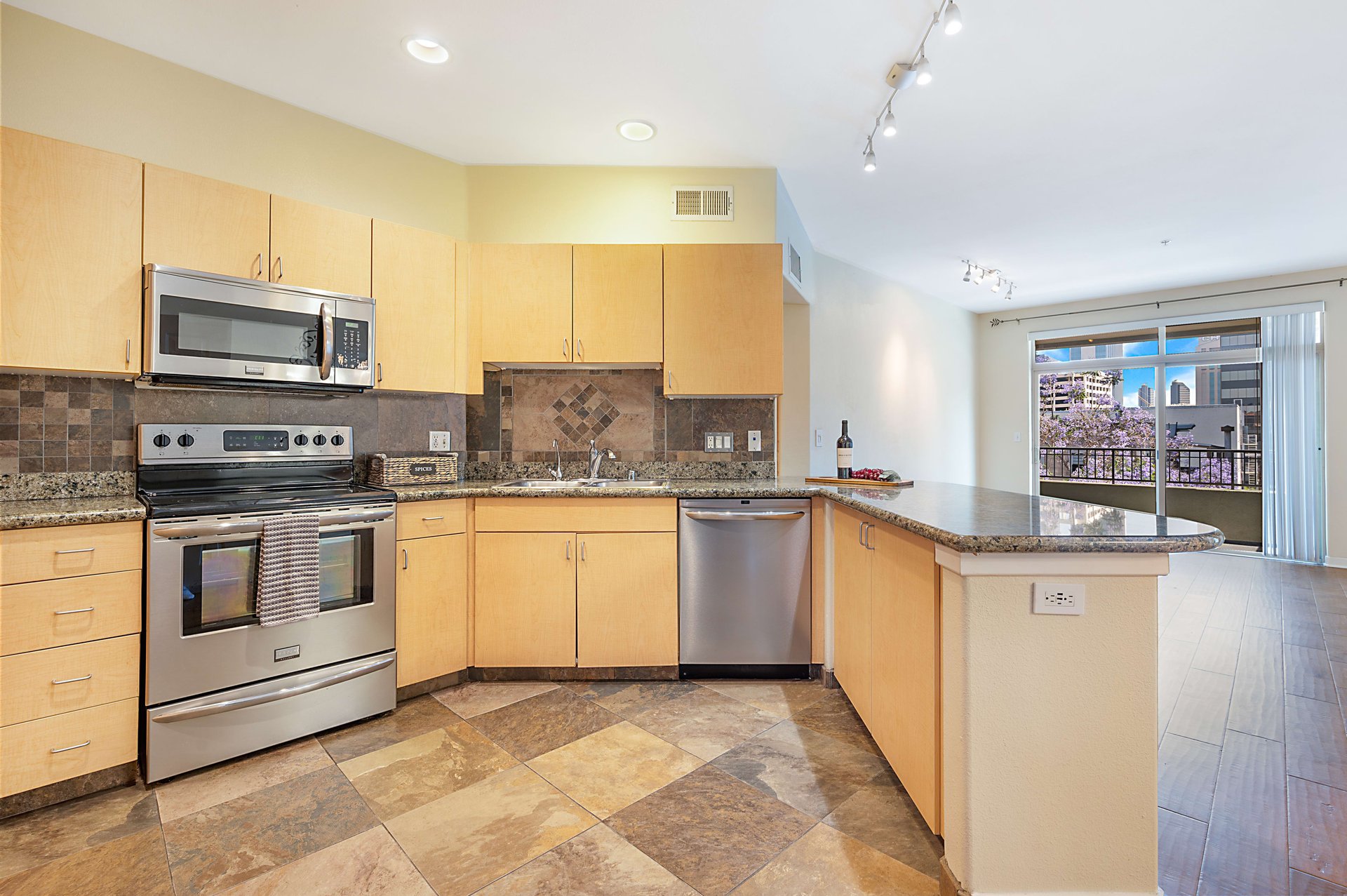 1501 Front St #325