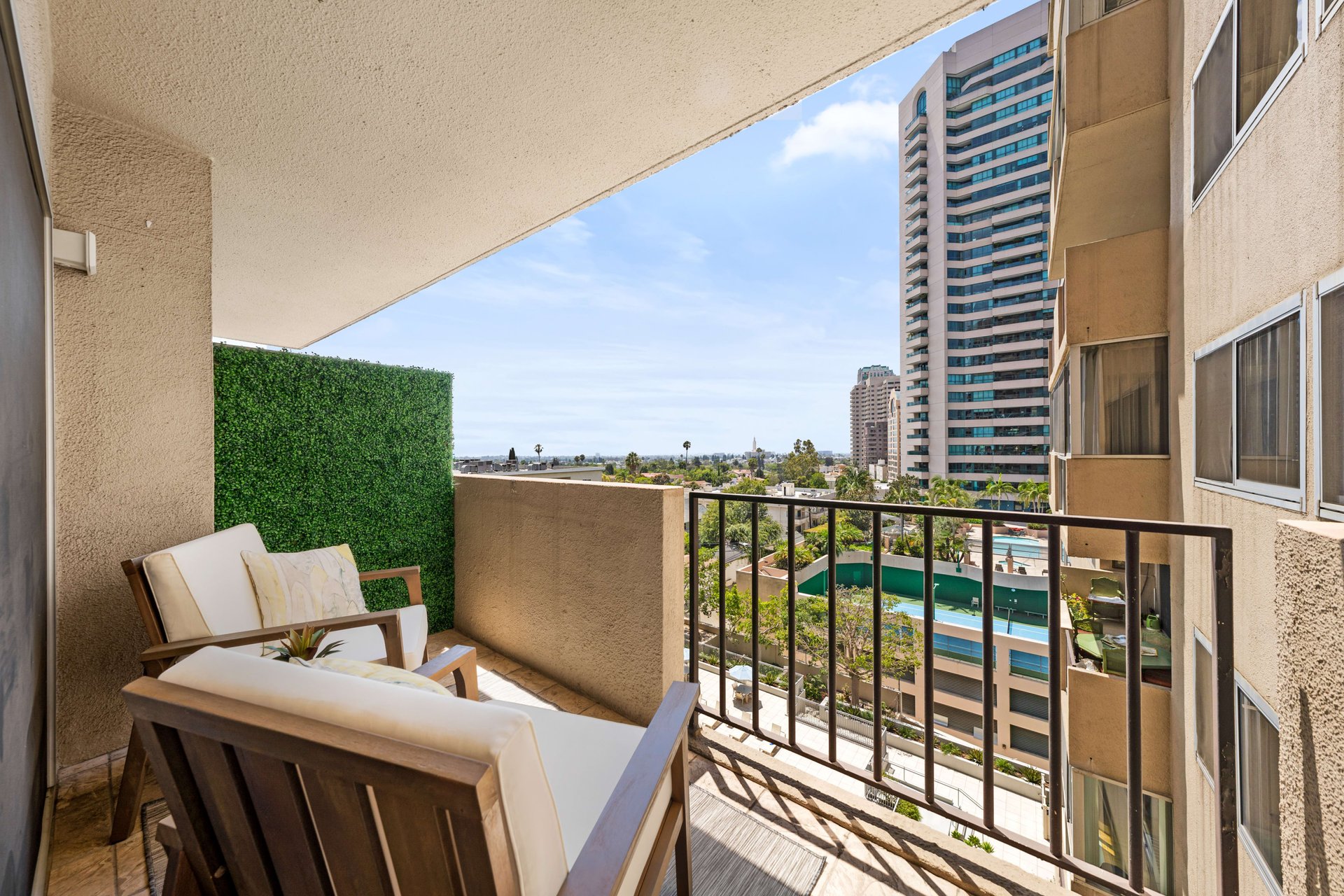 The Churchill #7D, Wilshire Corridor