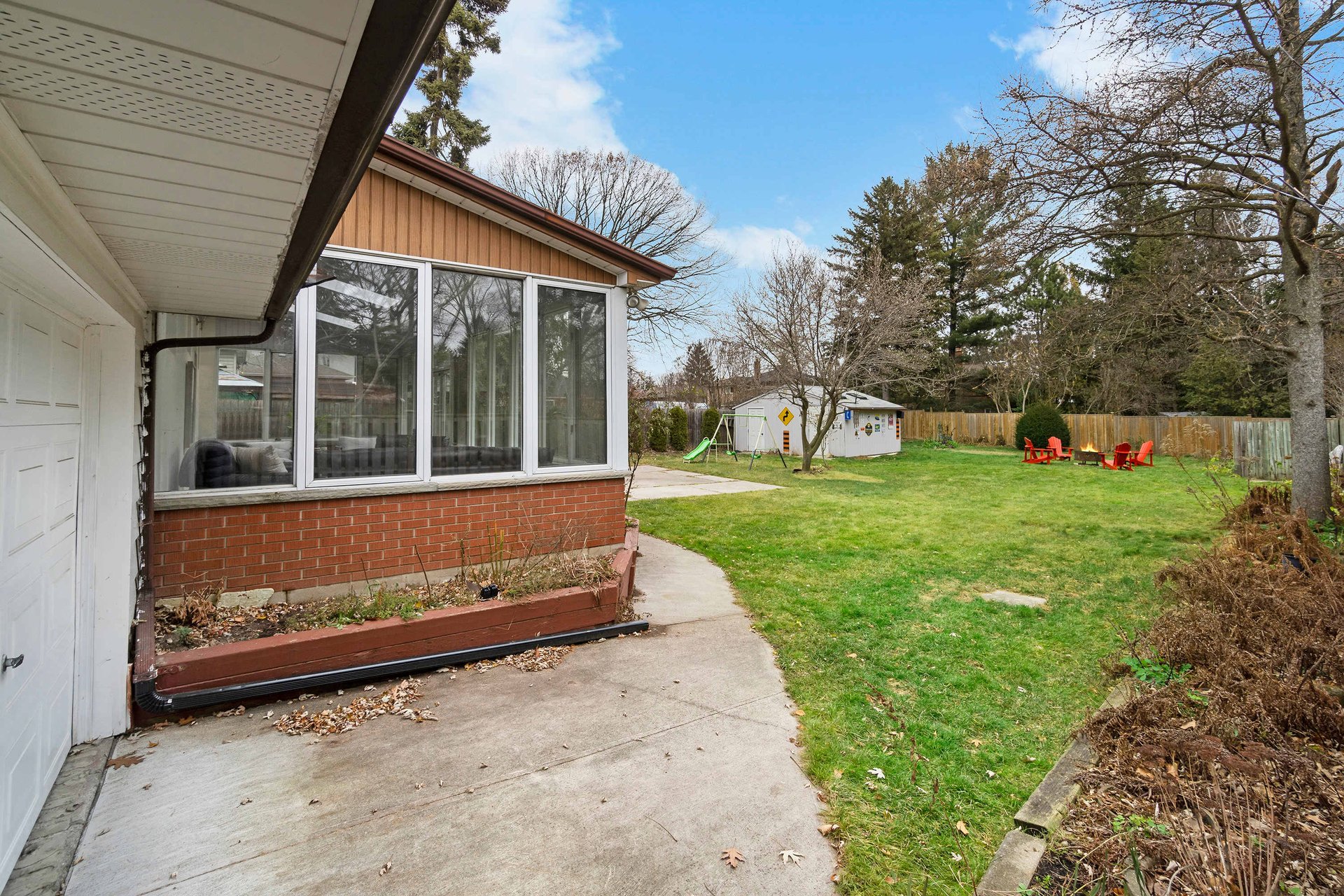 1577 Kenmuir Avenue