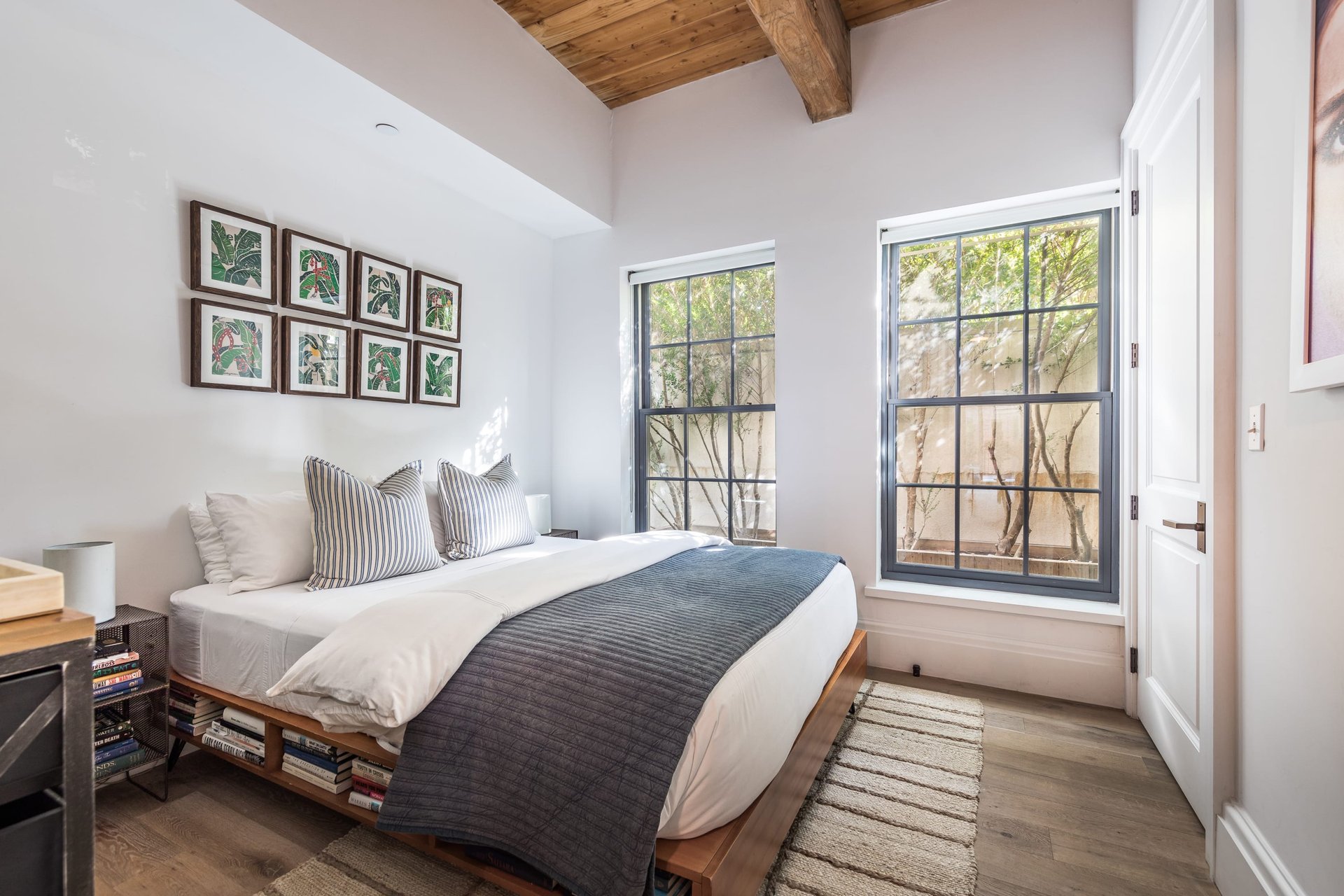 Elegant 3-Bed Factory Loft at Watchcase