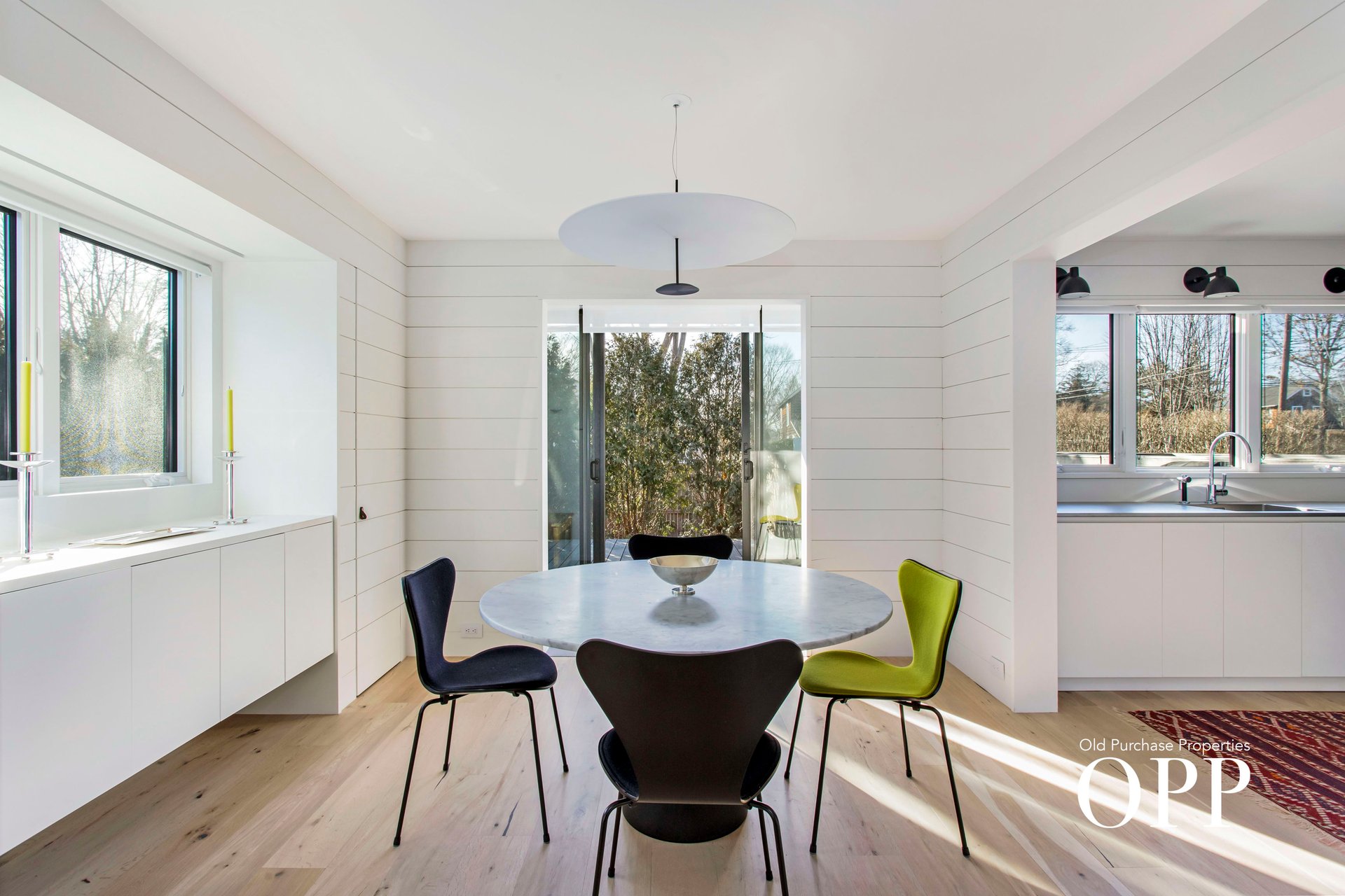 A PRISTINE HOME CLOSE TO EVERYTHING