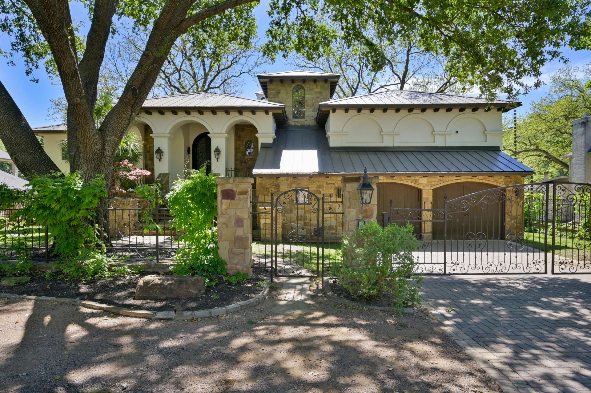2605 Pearce Road