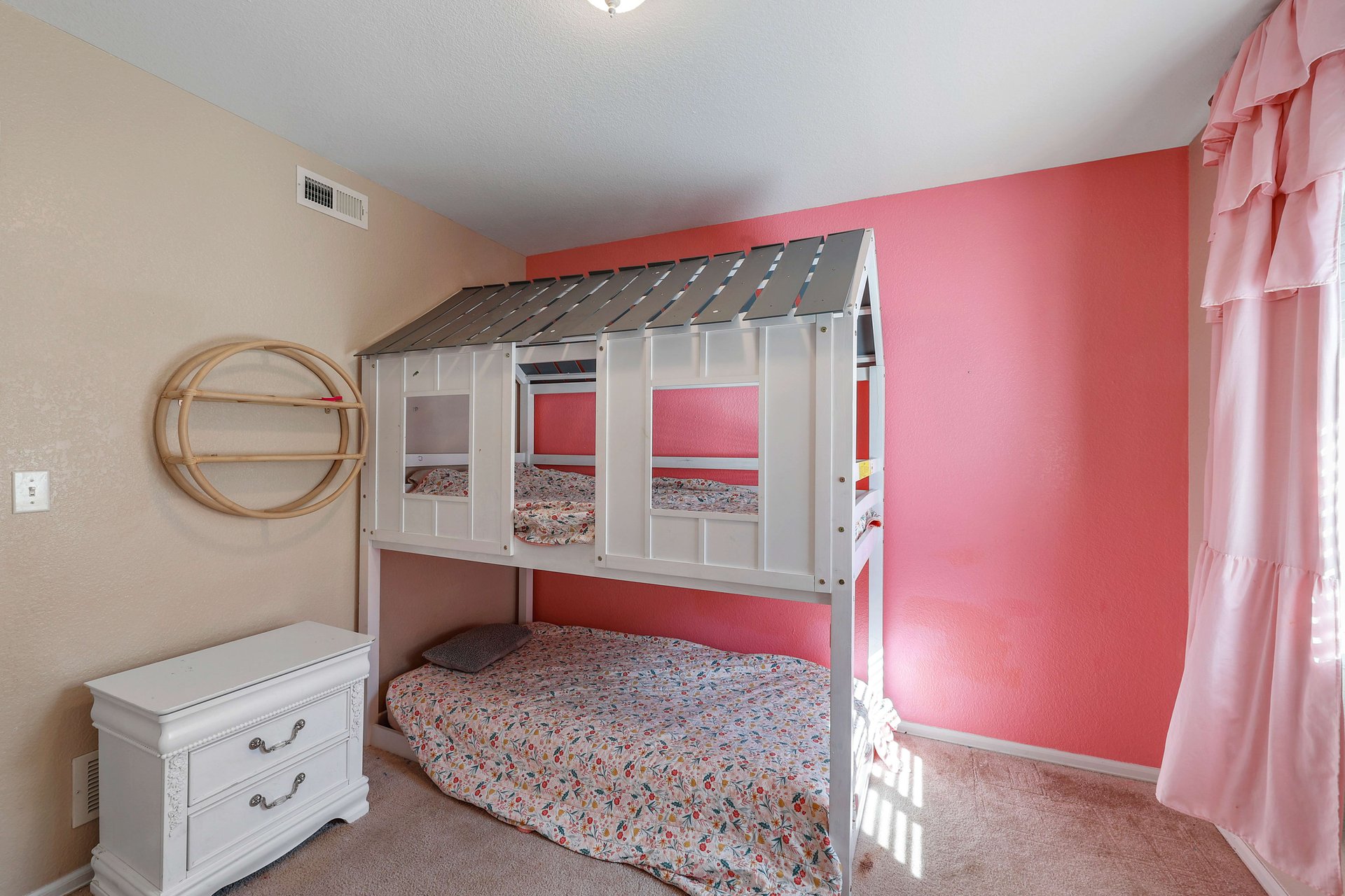 5040 Sage ST, Pueblo, CO 81005