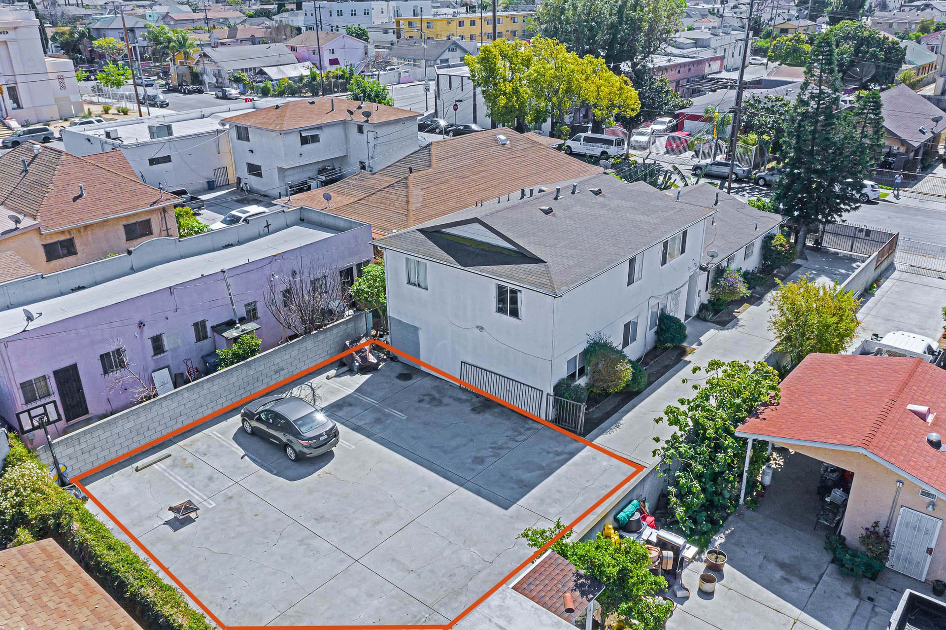 Incredible Triplex Apartment Opportunity near USC. Great Cash Flow. Vacant Lot in Rear for future Development!