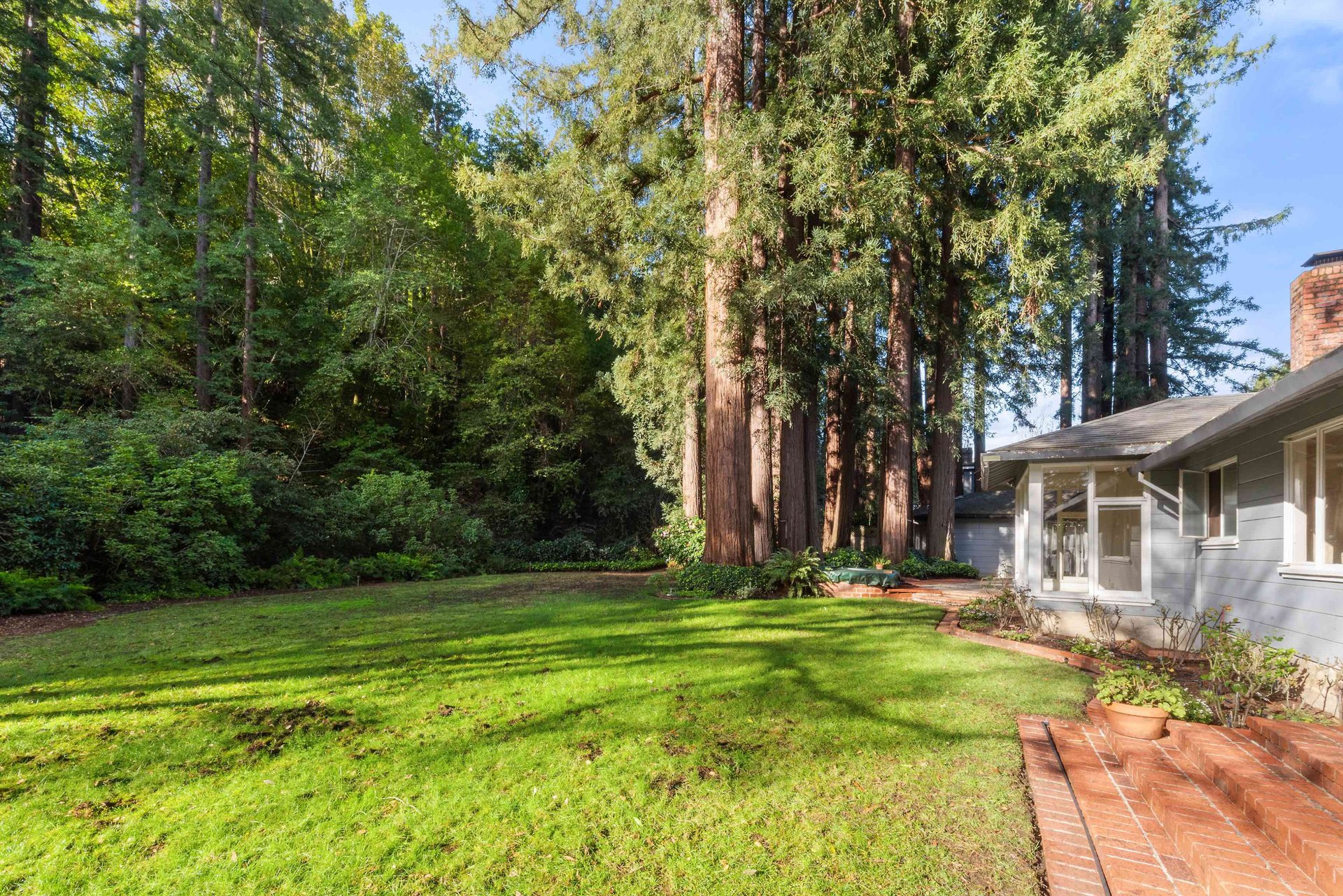 211 Woodland Rd