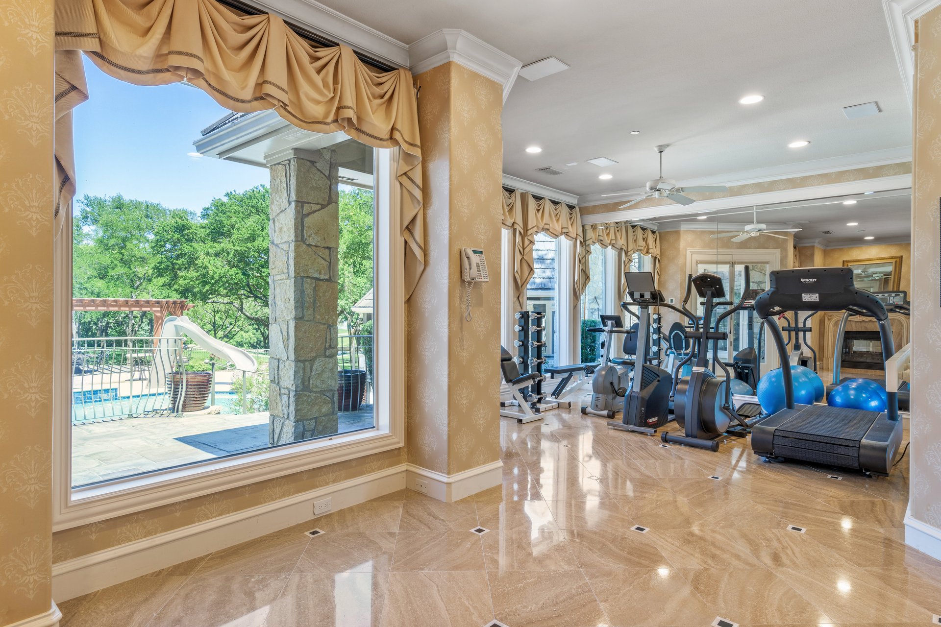 3 Acre Willow Bend Country Golf Course View!