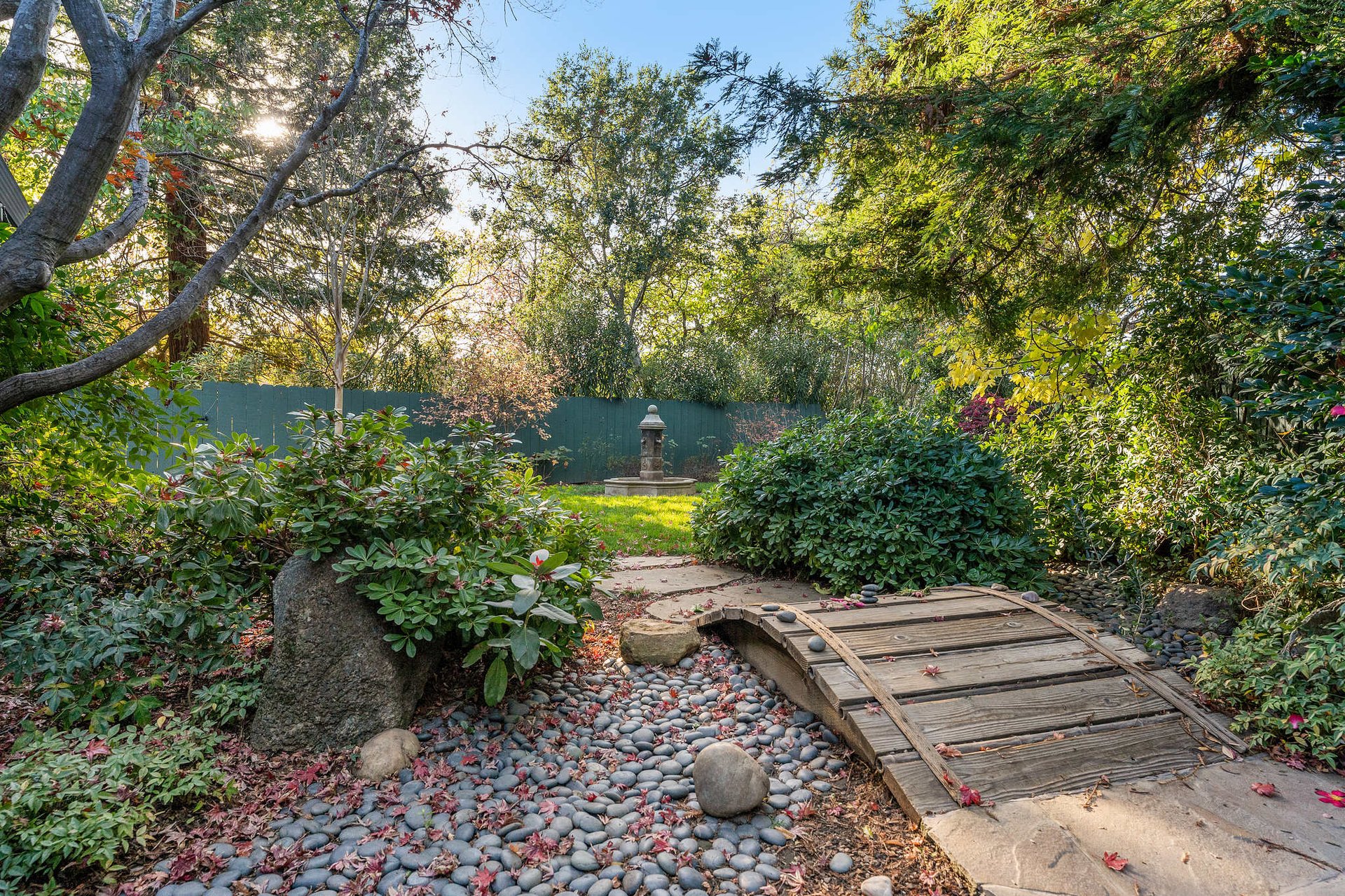 1385 Grove Court, St Helena