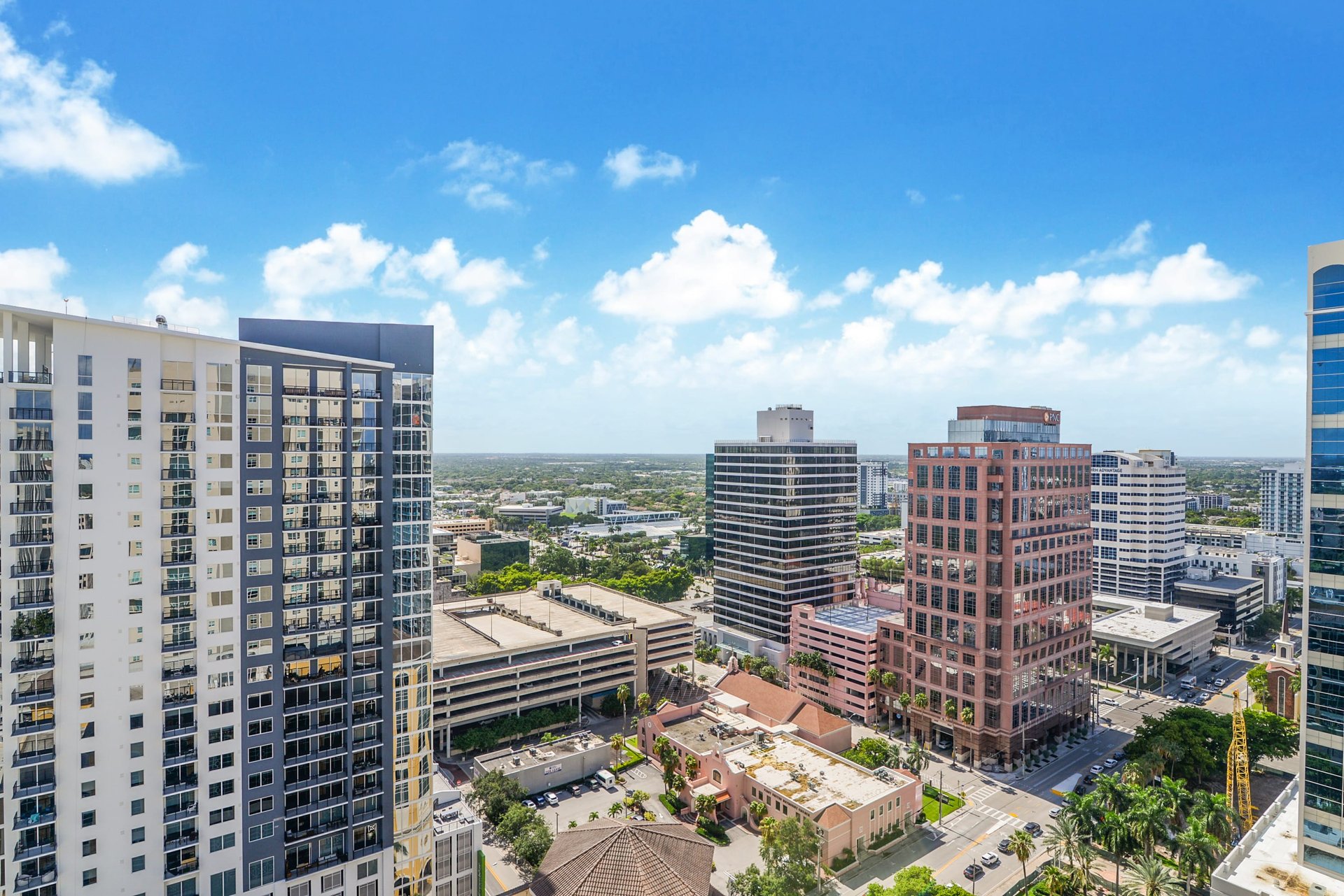 350 Las Olas Place 2820