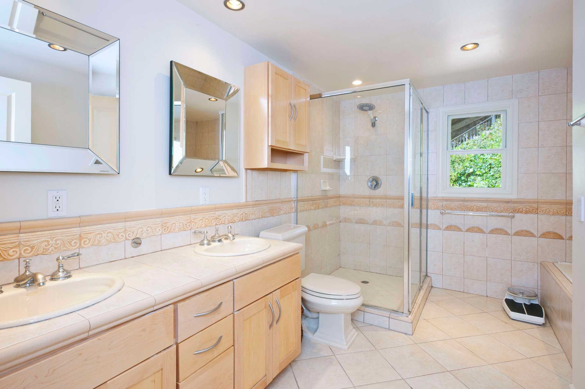 511 W. Rustic Rd