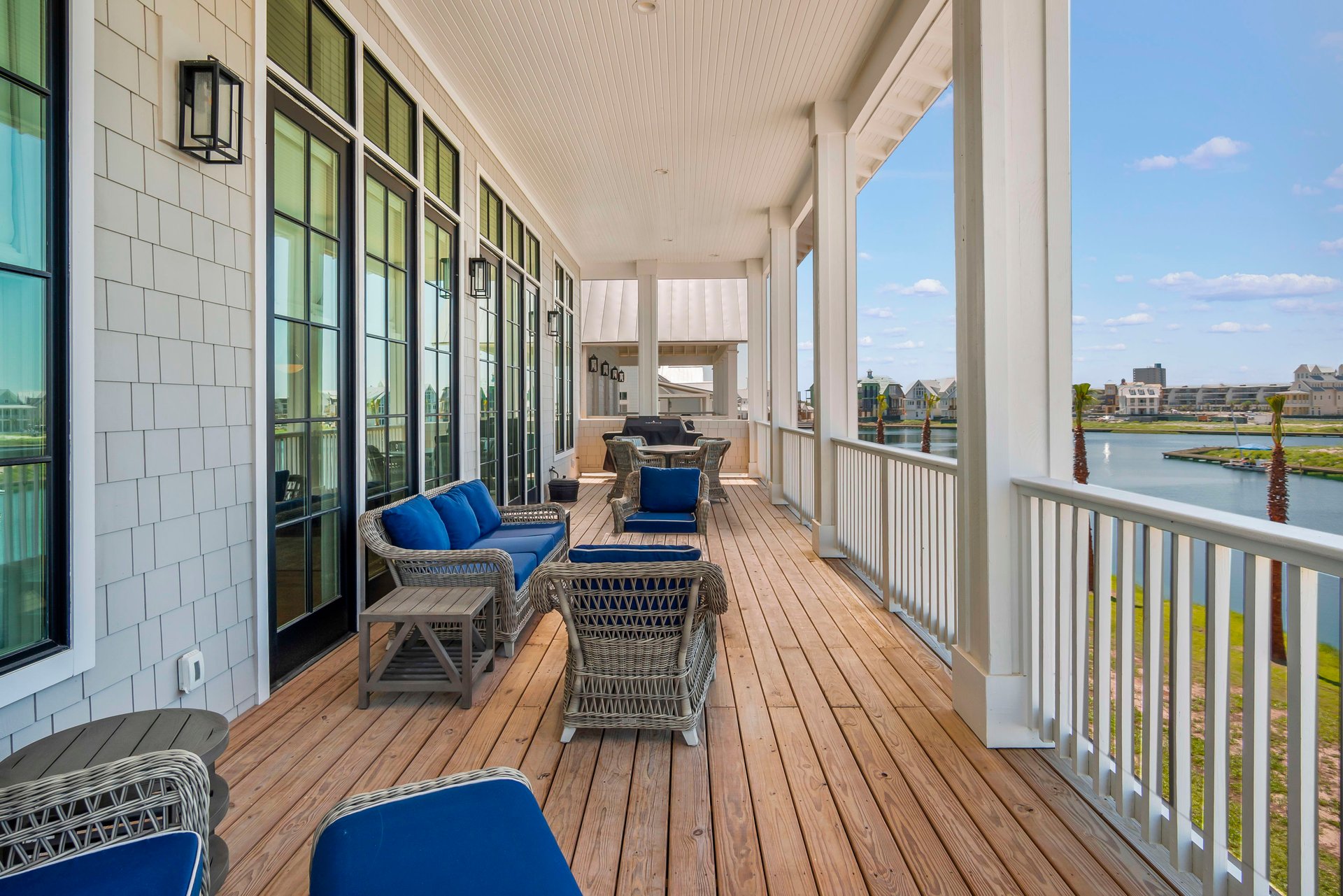 200 Lakeshore Street, Port Aransas, TX 78373