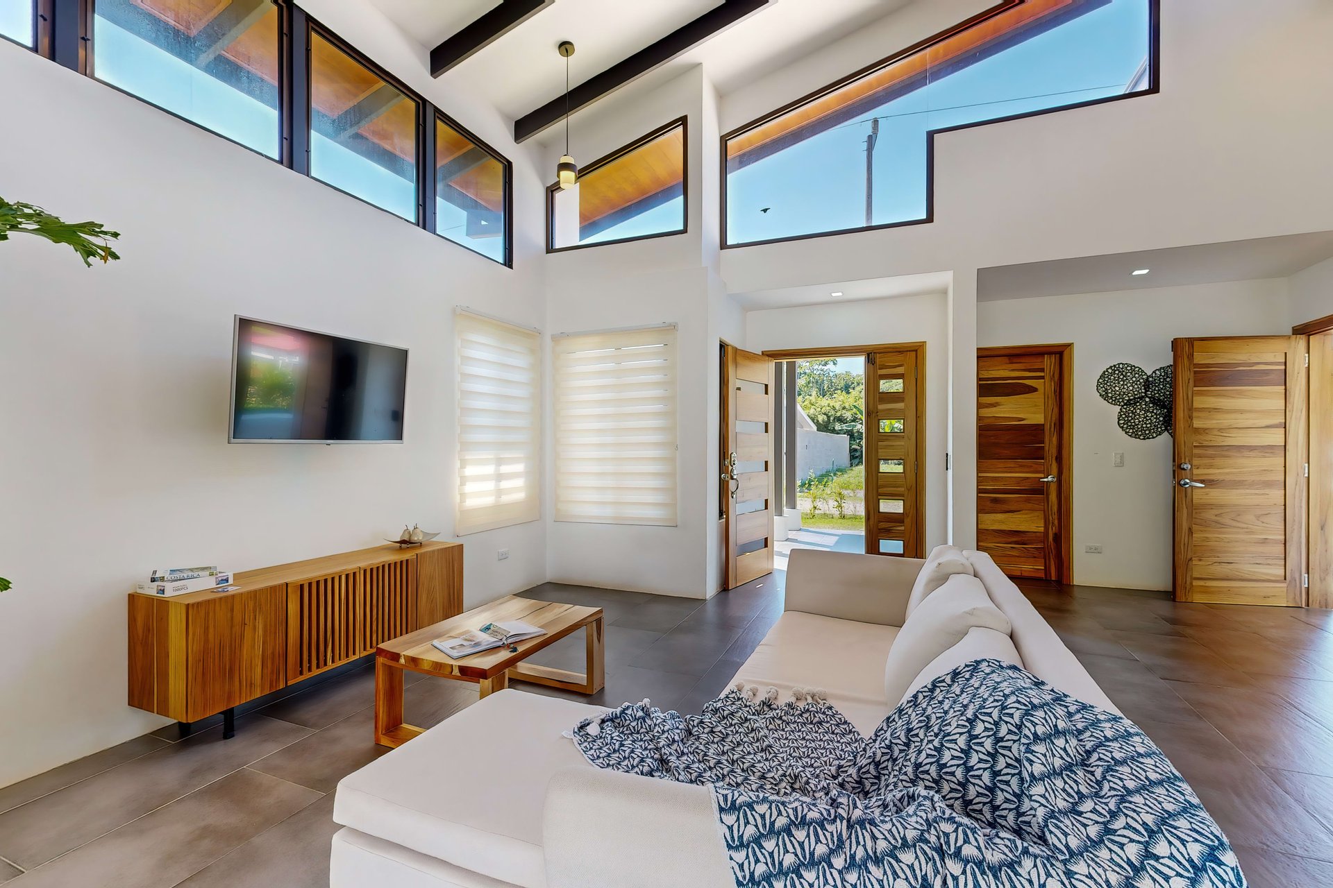 Modern Construction 3 Beds, 2,5 Baths Home.  Best Deal in Uvita! 