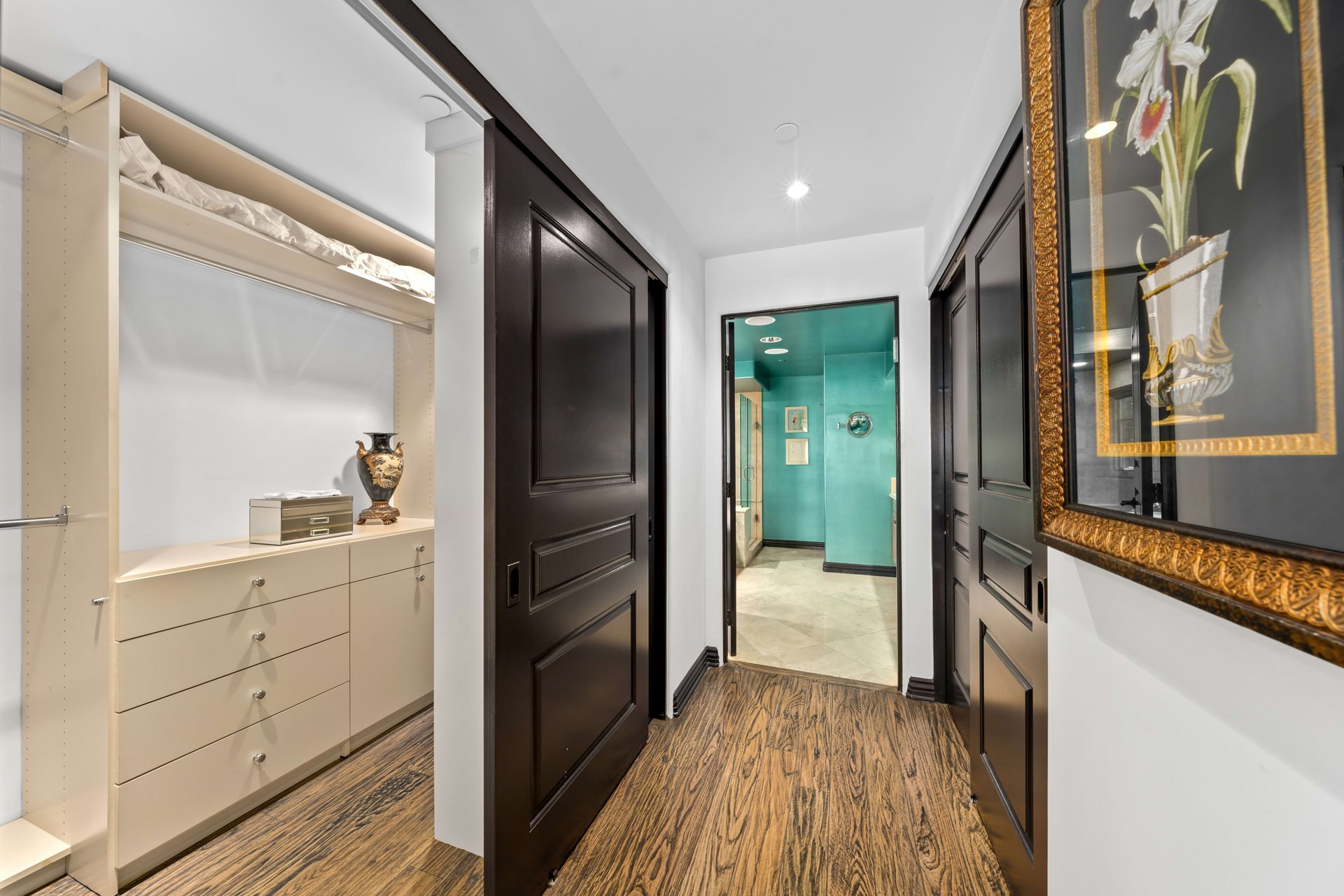 The Venezia #405, Wilshire Corridor