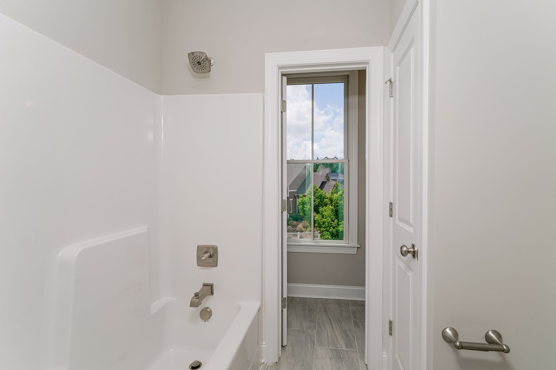 Luxury Living in the Village of Providence! 3 Bedrooms!