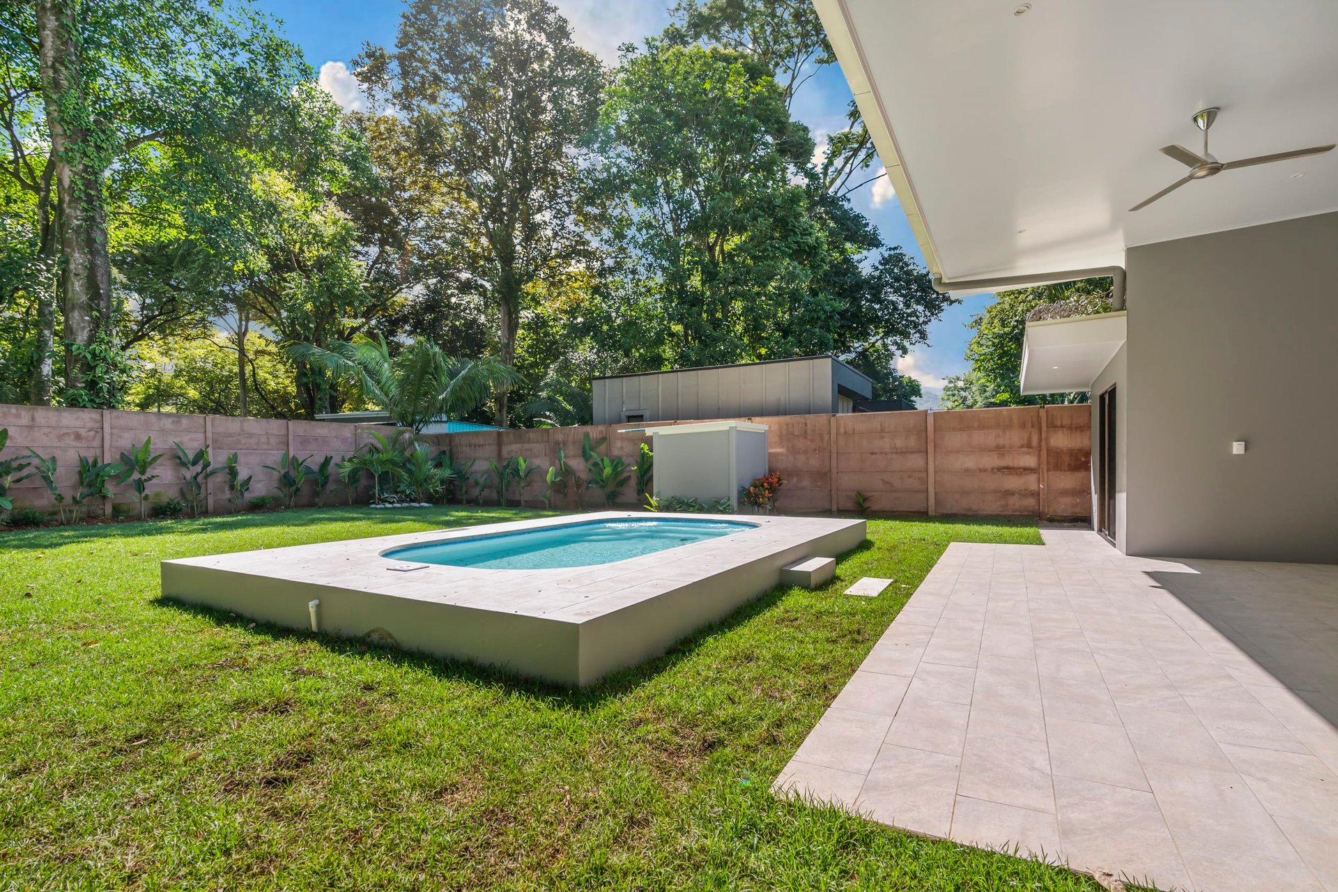 CASA MARINA – CLOSE WALK TO THE BEACH AT PLAYA CHAMAN – 0.14 ACRES