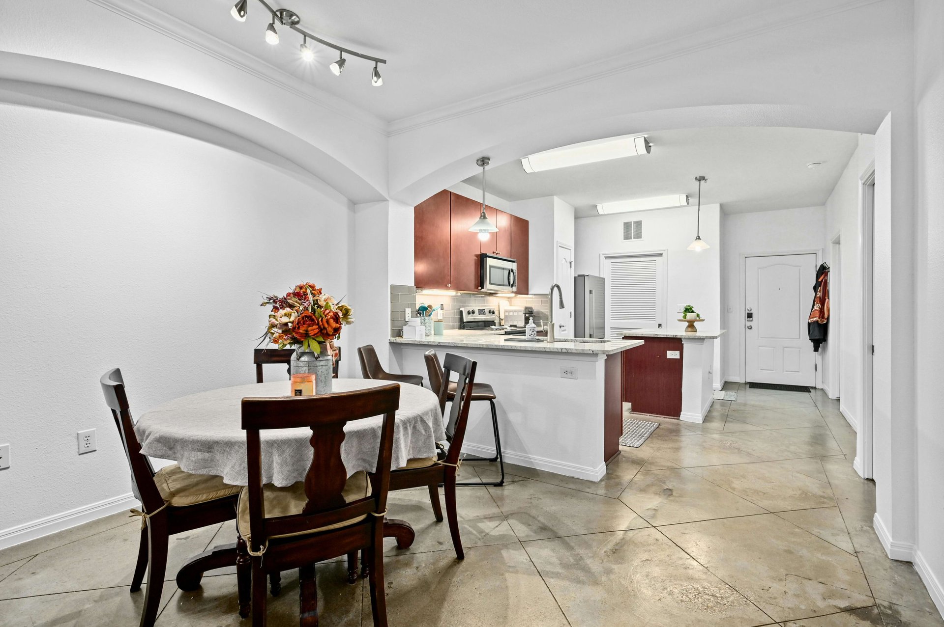 2505 San Gabriel Street #207