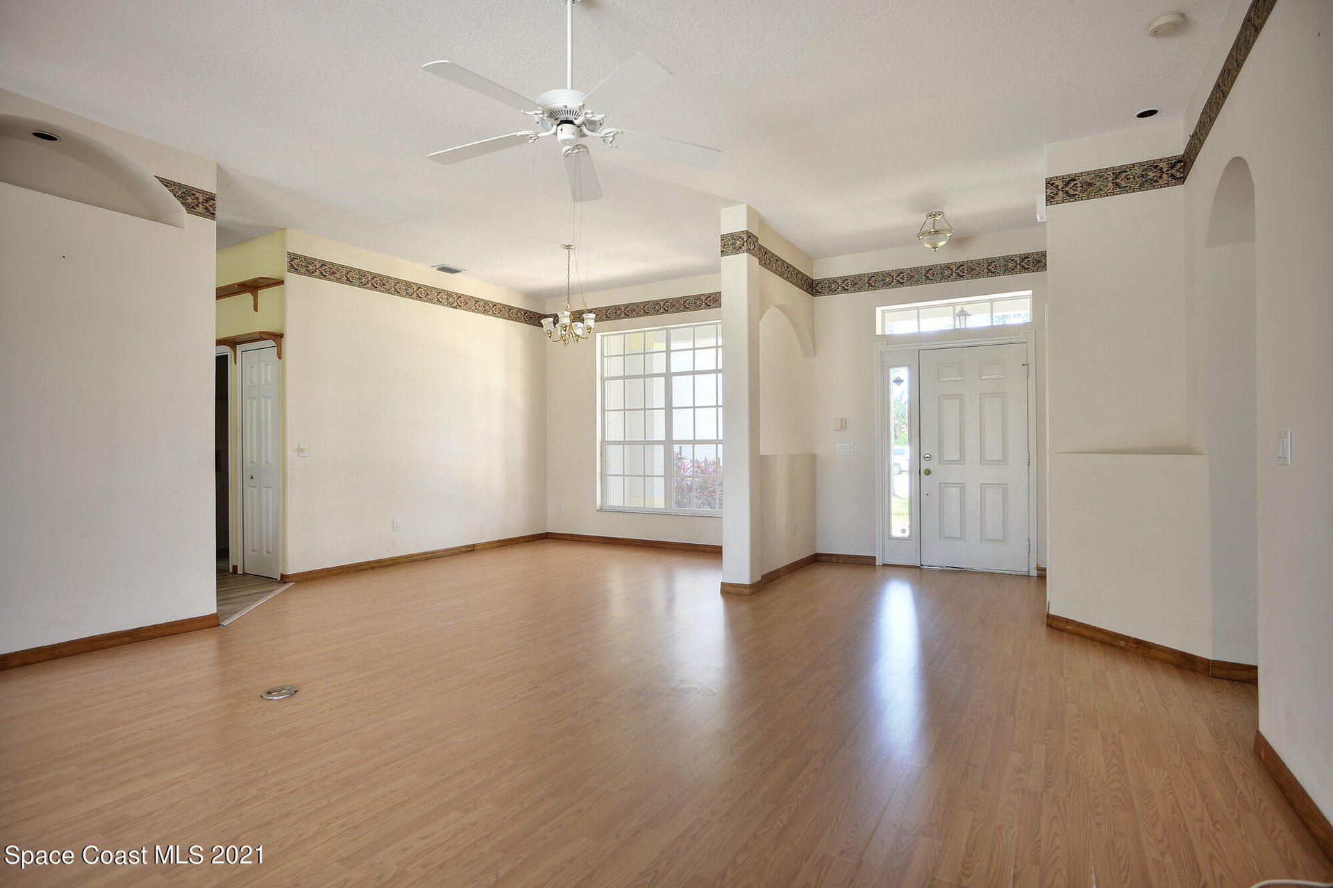 2120 Weatherly Ave