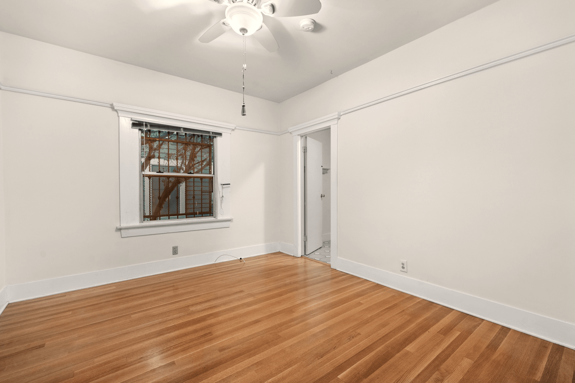 Wonderful Historic Craftsman Home in Jefferson Park