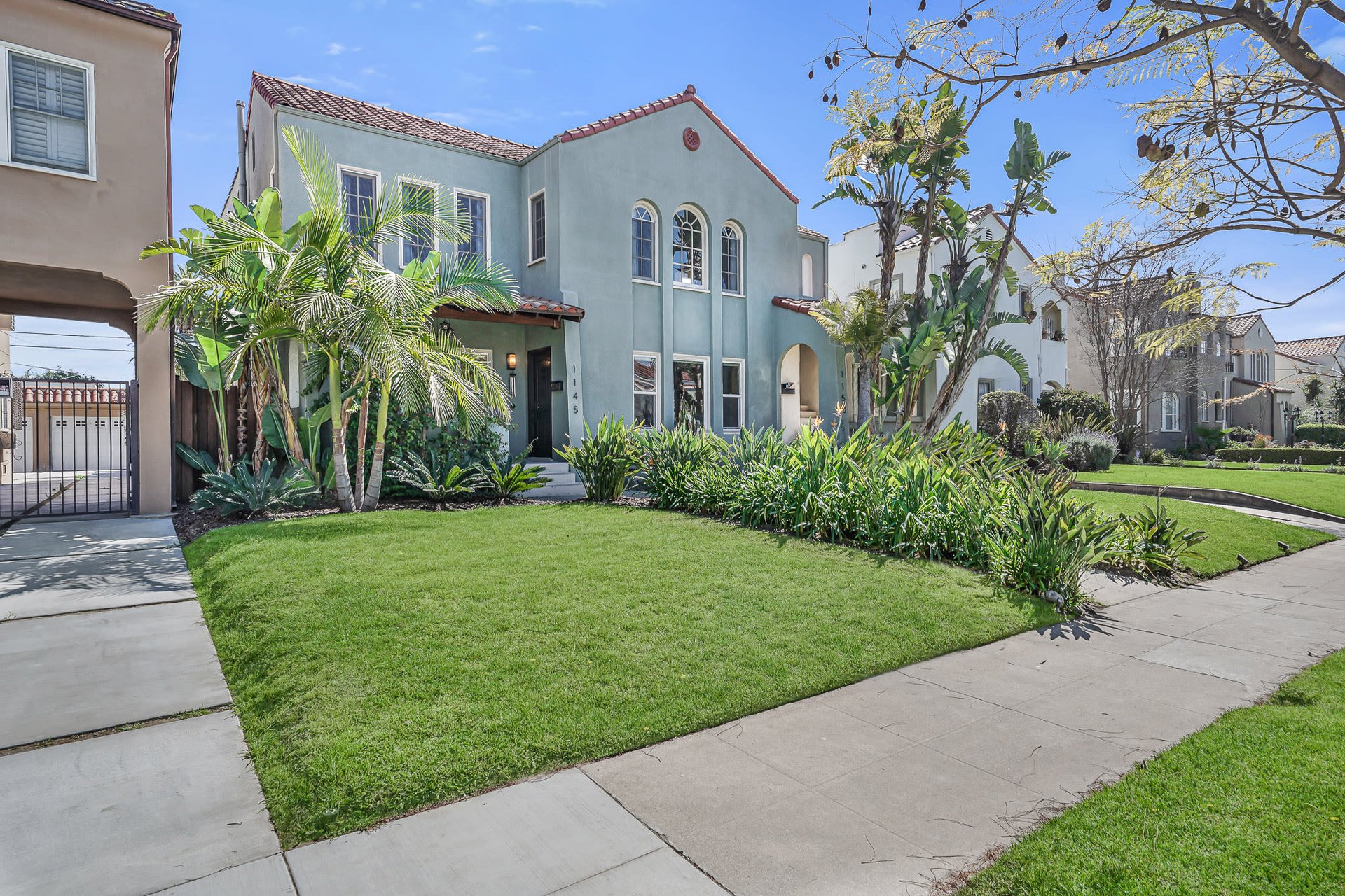 Exquisitely Remodeled Trophy Duplex in Longwood Highlands