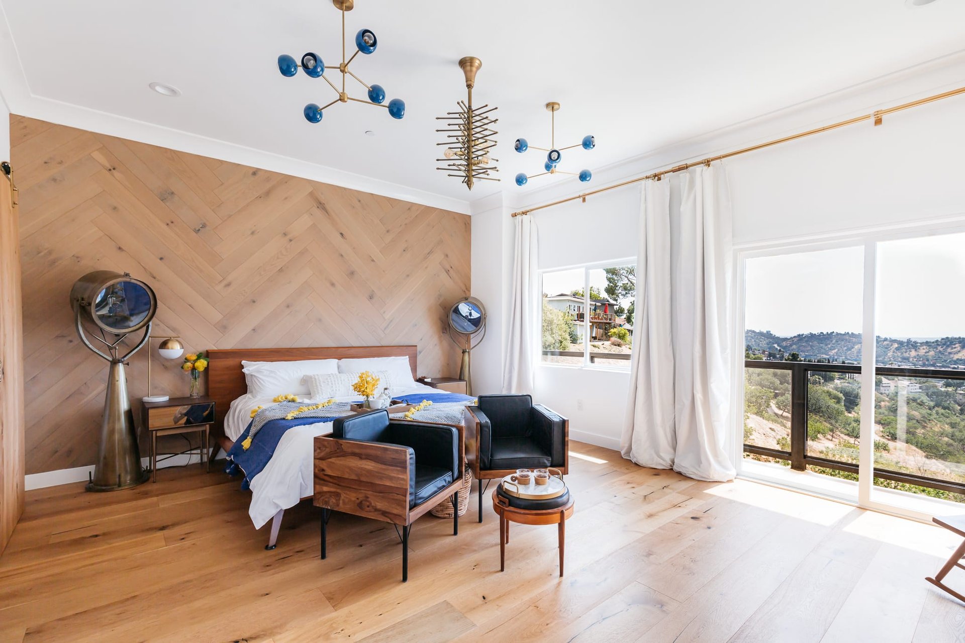 Stunning Modern View Home perched at the top of Glassell Park