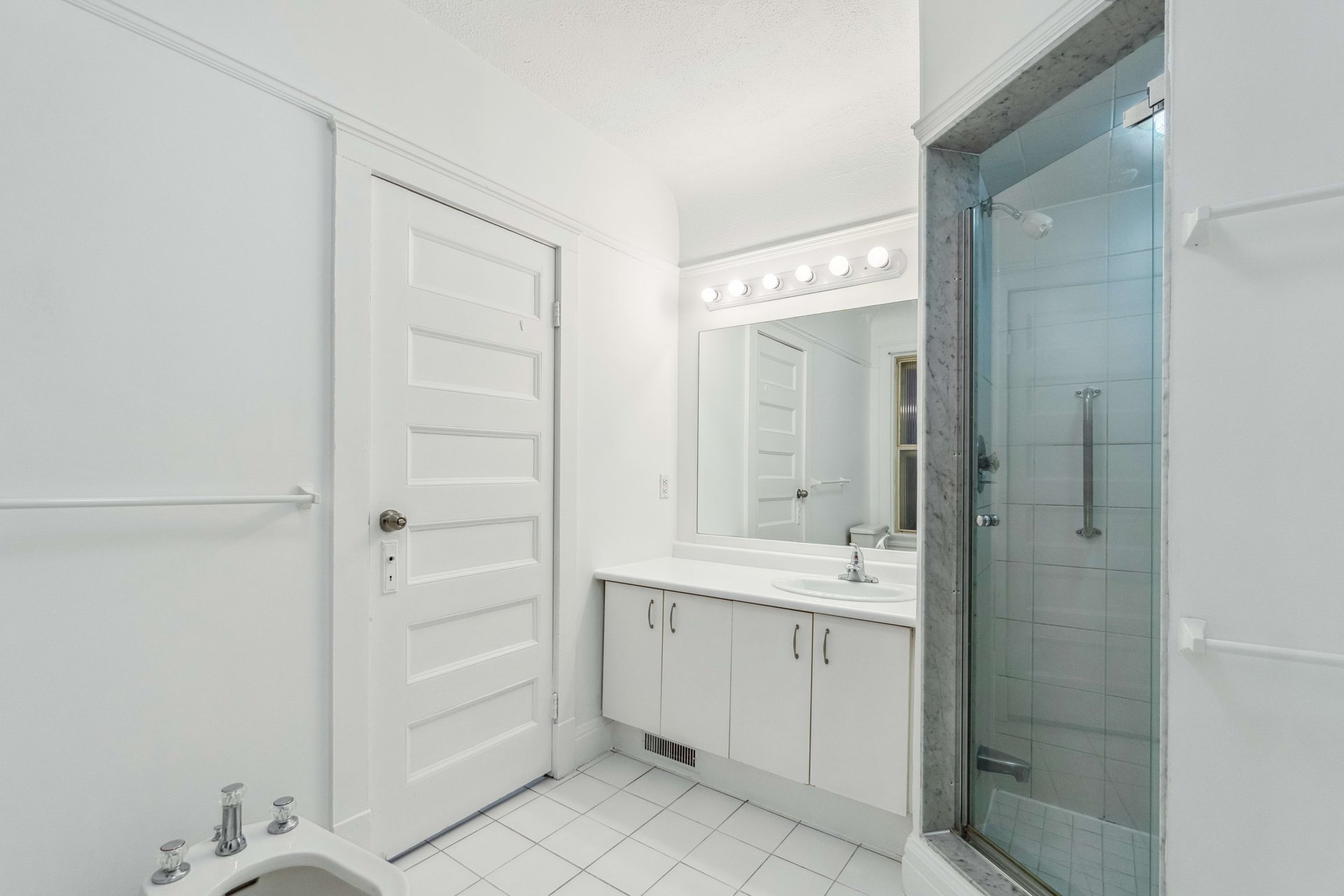 Hazelton Avenue Executive Rental
