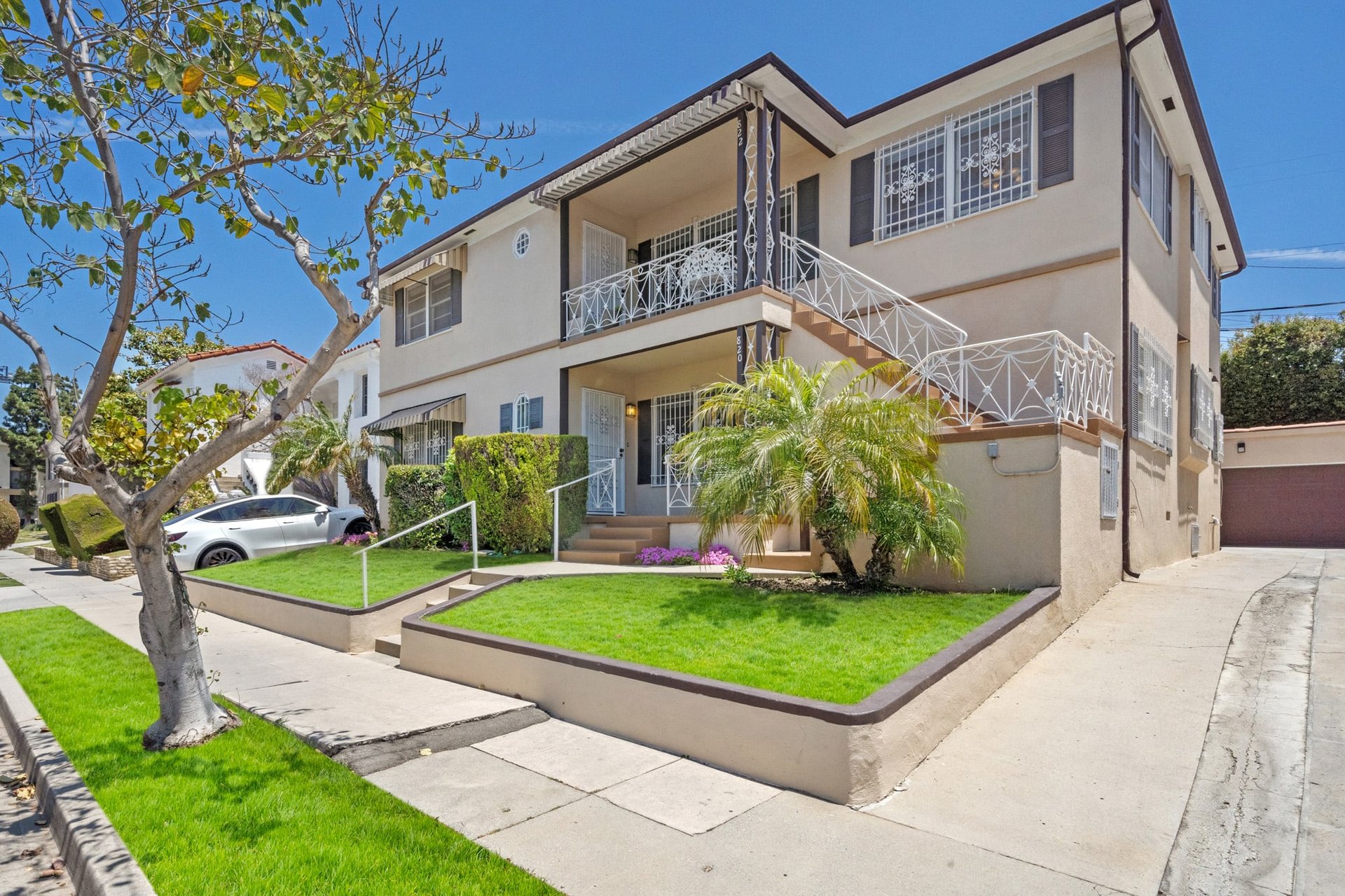 Pristine & Historic Trophy Duplex in Prime Miracle Mile