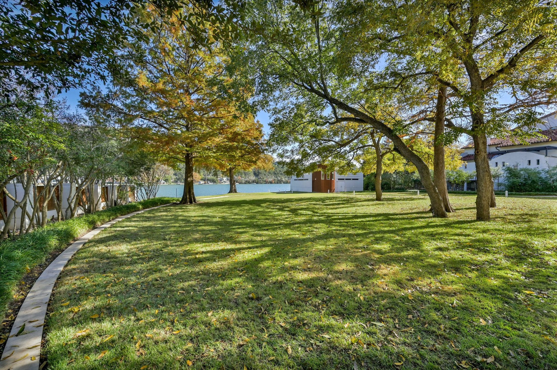 3511 Westlake Drive