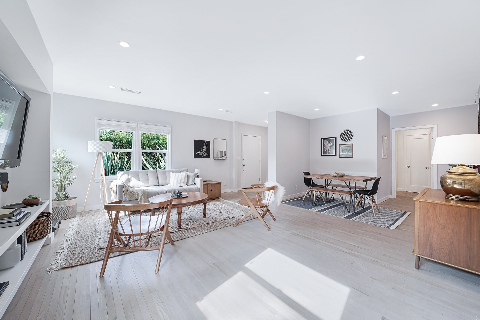 Completely Renovated Traditional Home In Picfair Village