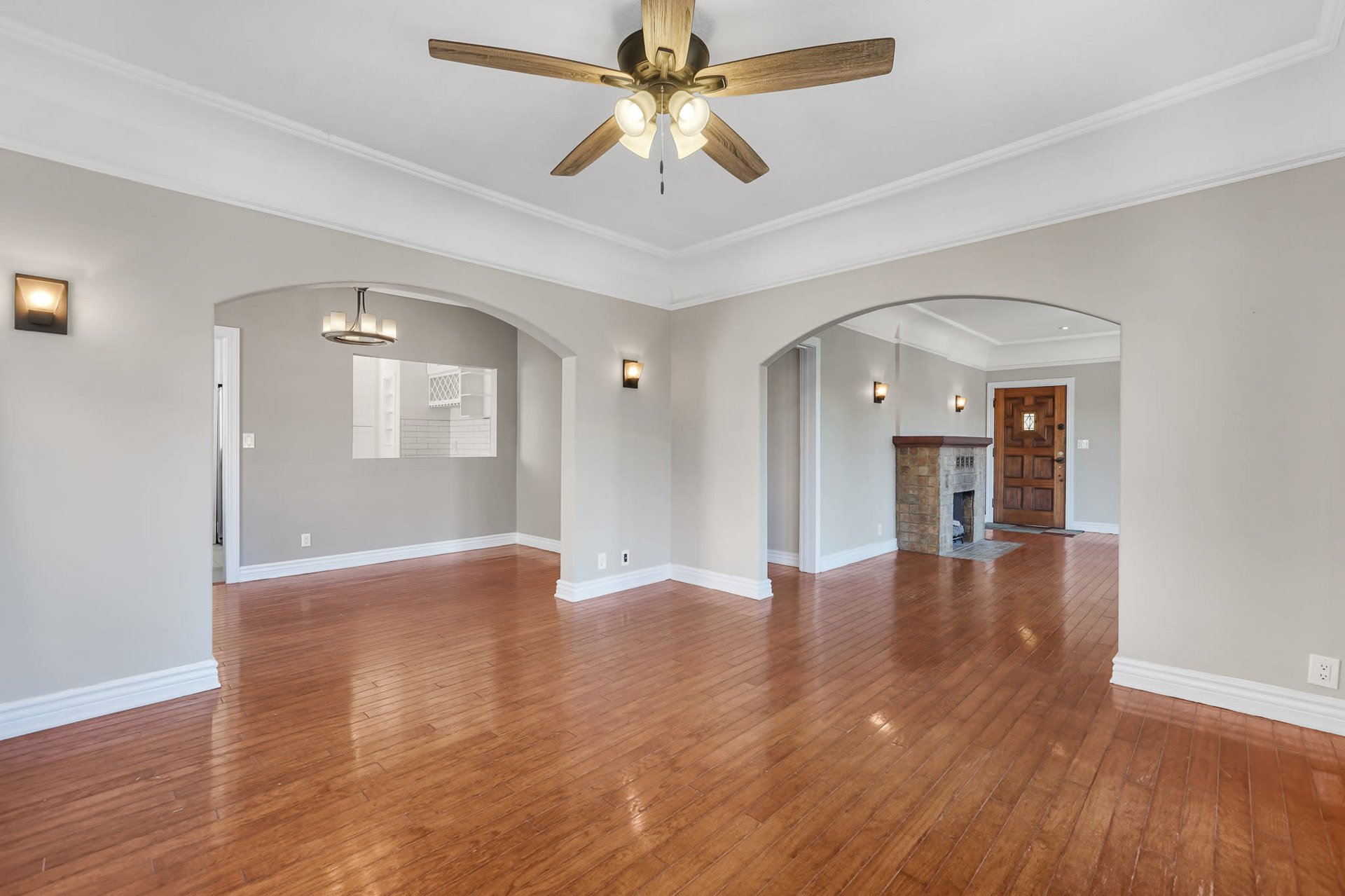 Exquisitely Remodeled Trophy Duplex in Longwood Highlands