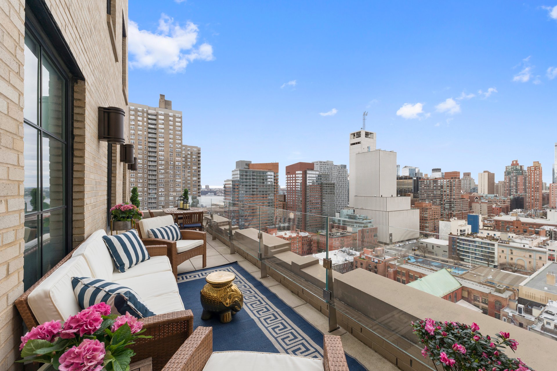 Terrace Lover's Dream with Stunning City and River Views!
