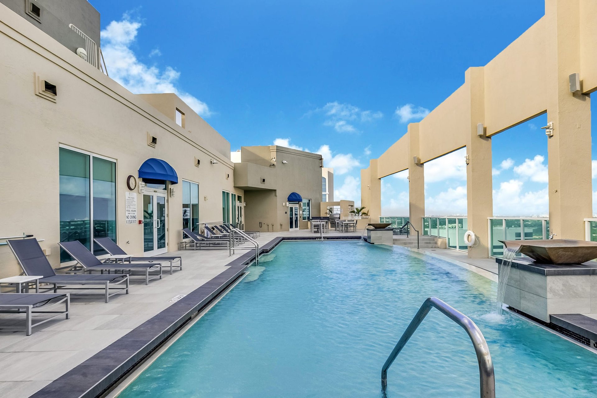 350 Las Olas Place 2820
