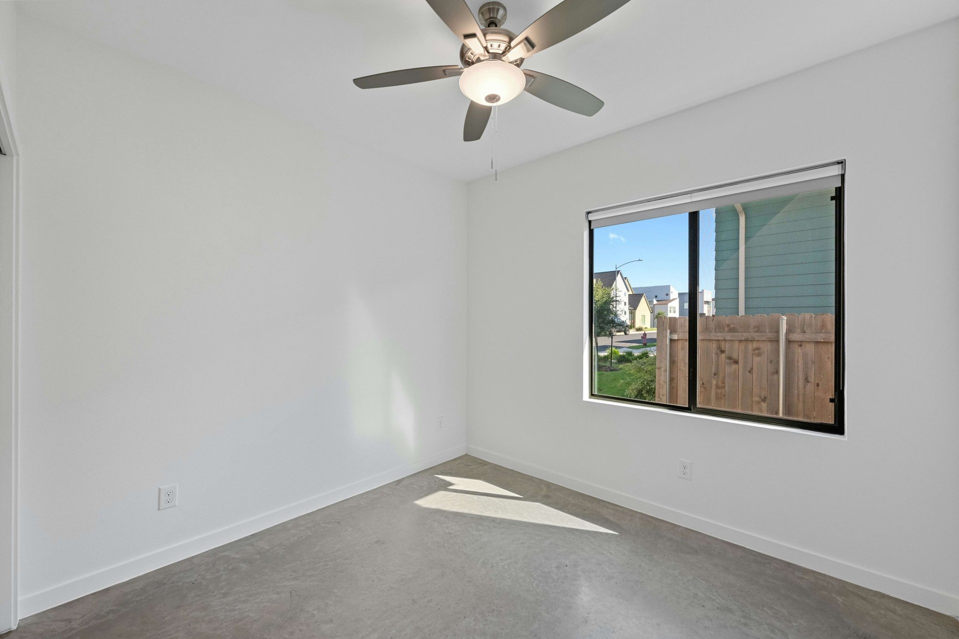 5905 Toscana Ave 