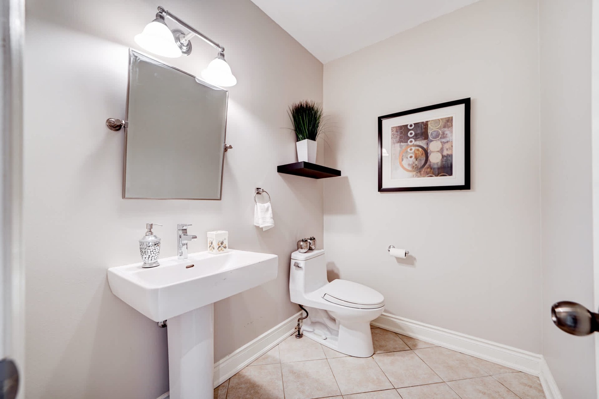 1534 Princeton Cres